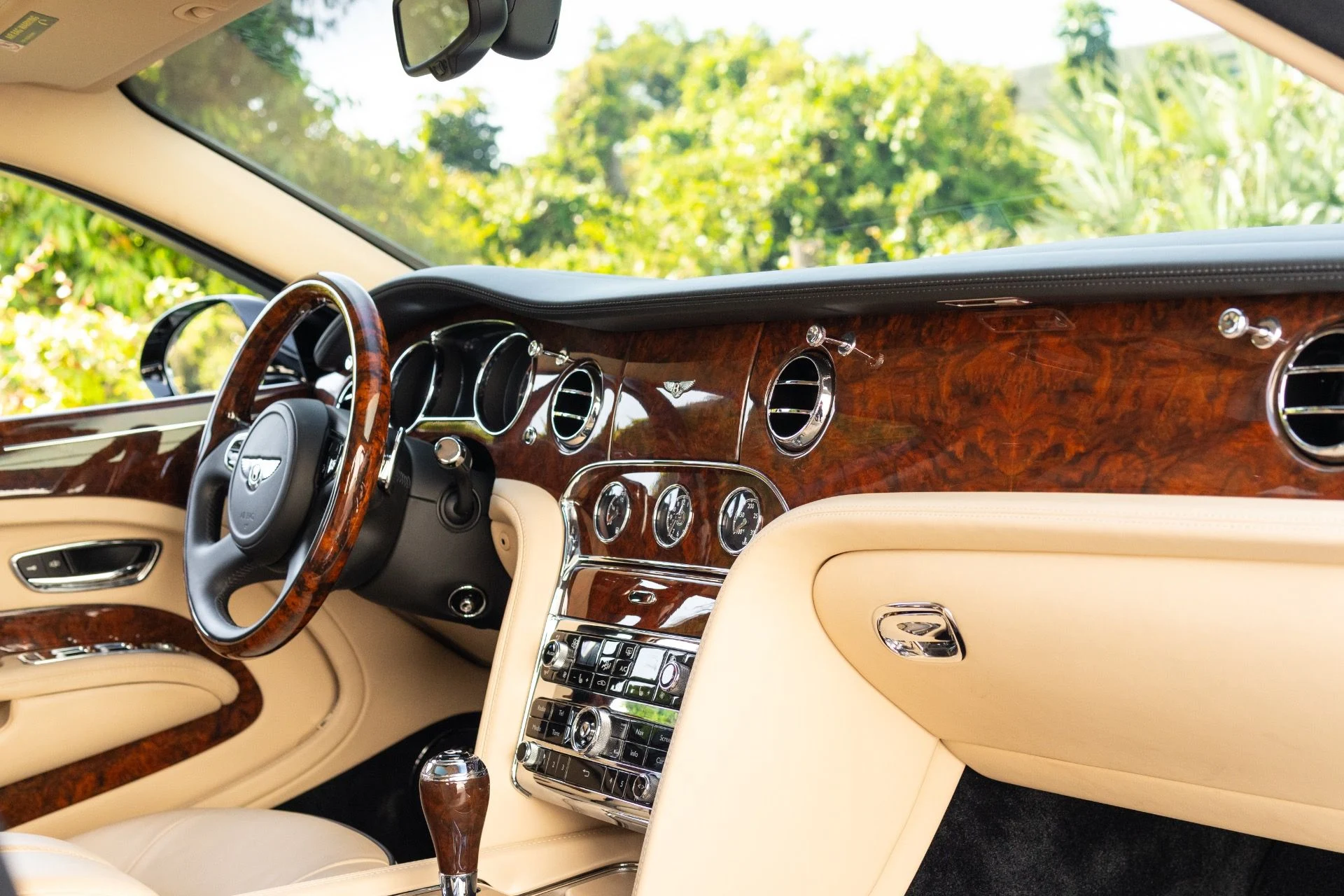 mph062_1274976870_Used_2014_Bentley_Mulsanne_1774576298_39f017bd0e