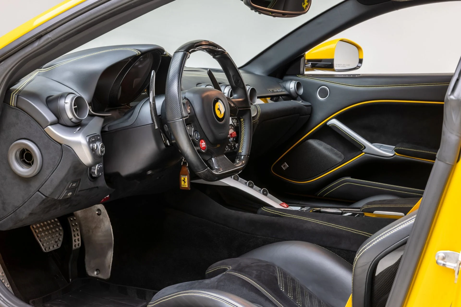 mph062_129183242_Used_2014_Ferrari_F12berlinetta_1766171664_d3092a9d3f