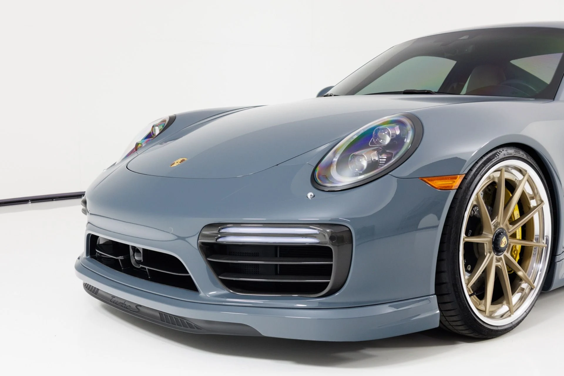 mph062_1317387401_Used_2017_Porsche_911_Turbo_S_1787680361_a4c2e72ae0