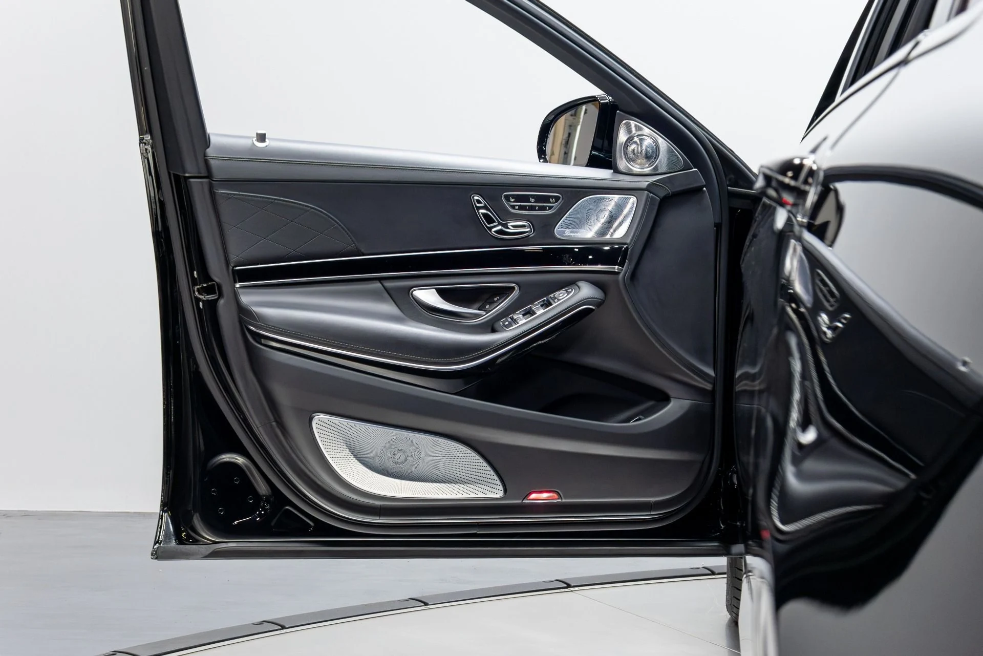 mph062_1327470891_Used_2020_Mercedes_Benz_S_Class_Maybach_S_650_1773874988_da3ff2368a