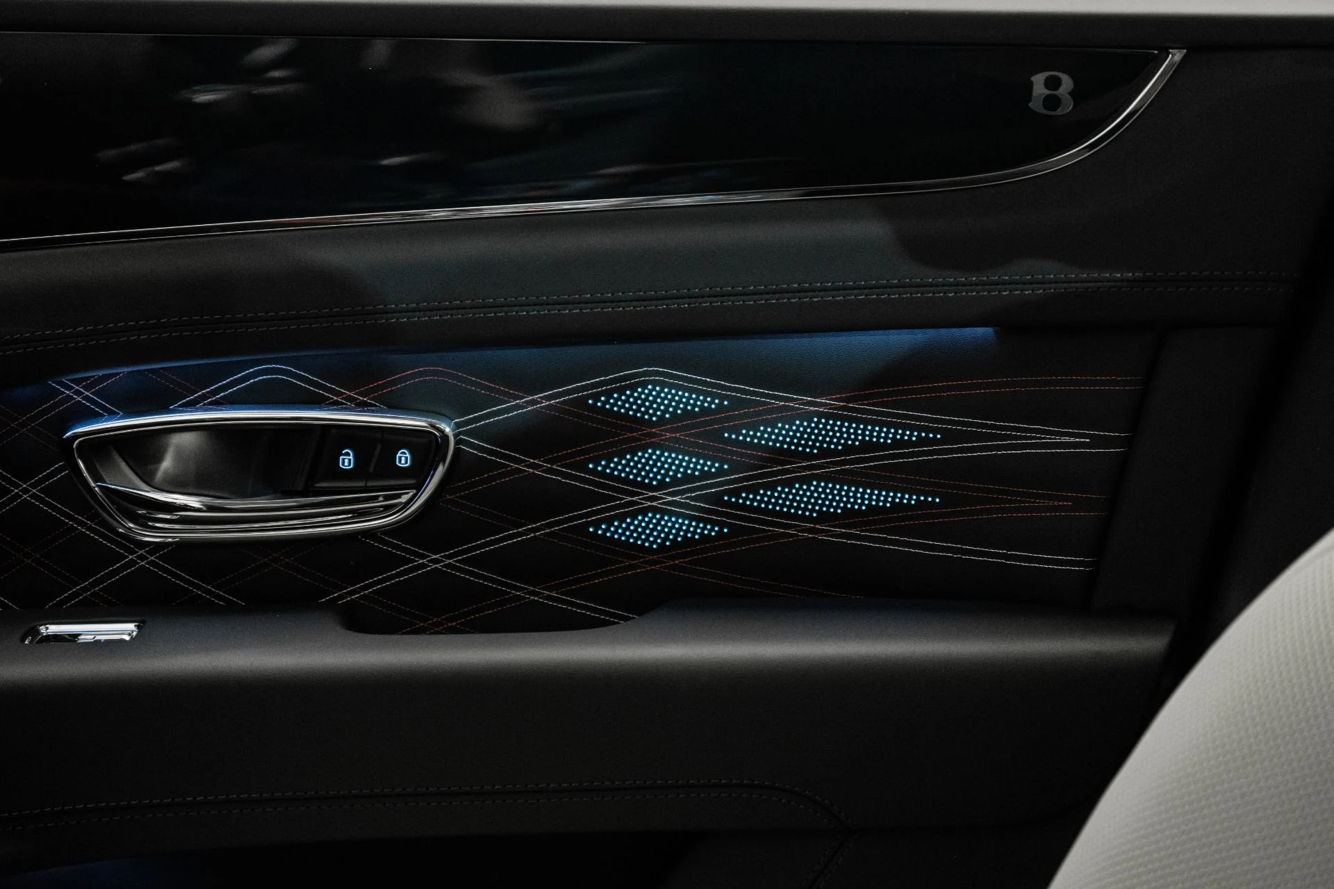 mph062_1340745332_Used_2025_Bentley_Bentayga_EWB_Mulliner_V8_1748092723_20d4350f92