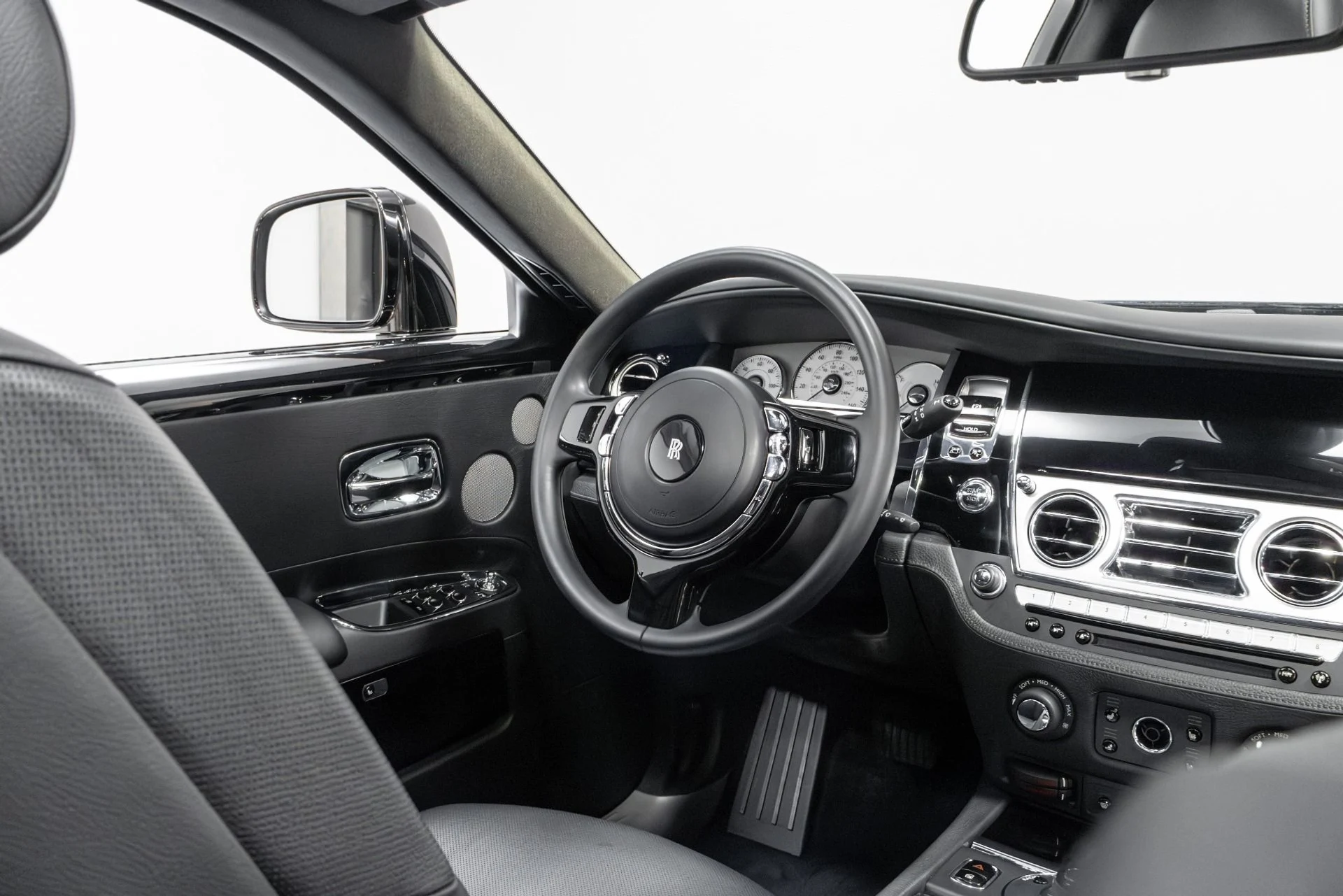 mph062_1383681326_Used_2011_Rolls_Royce_Ghost_Base_1762877304_9de80626c7