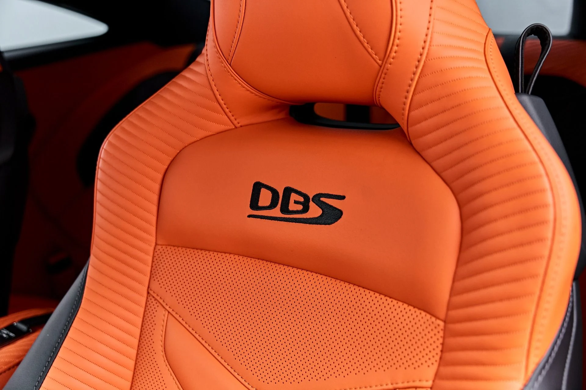 mph062_1385082600_Used_2023_Aston_Martin_DBS_Ultimate_1787789489_f4e815a685