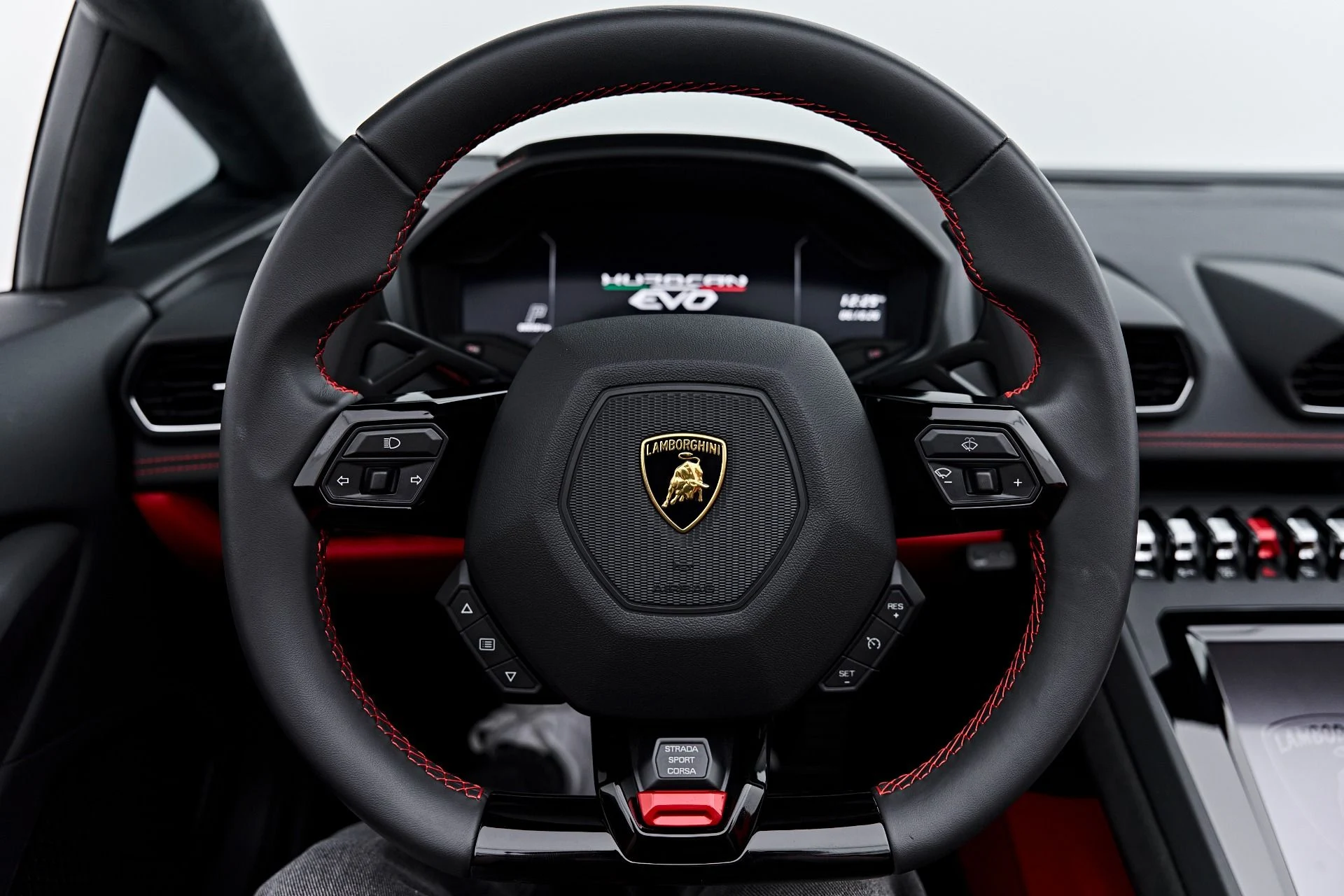 mph062_1407278764_Used_2024_Lamborghini_Huracan_EVO_Base_1791337187_5203dc6081