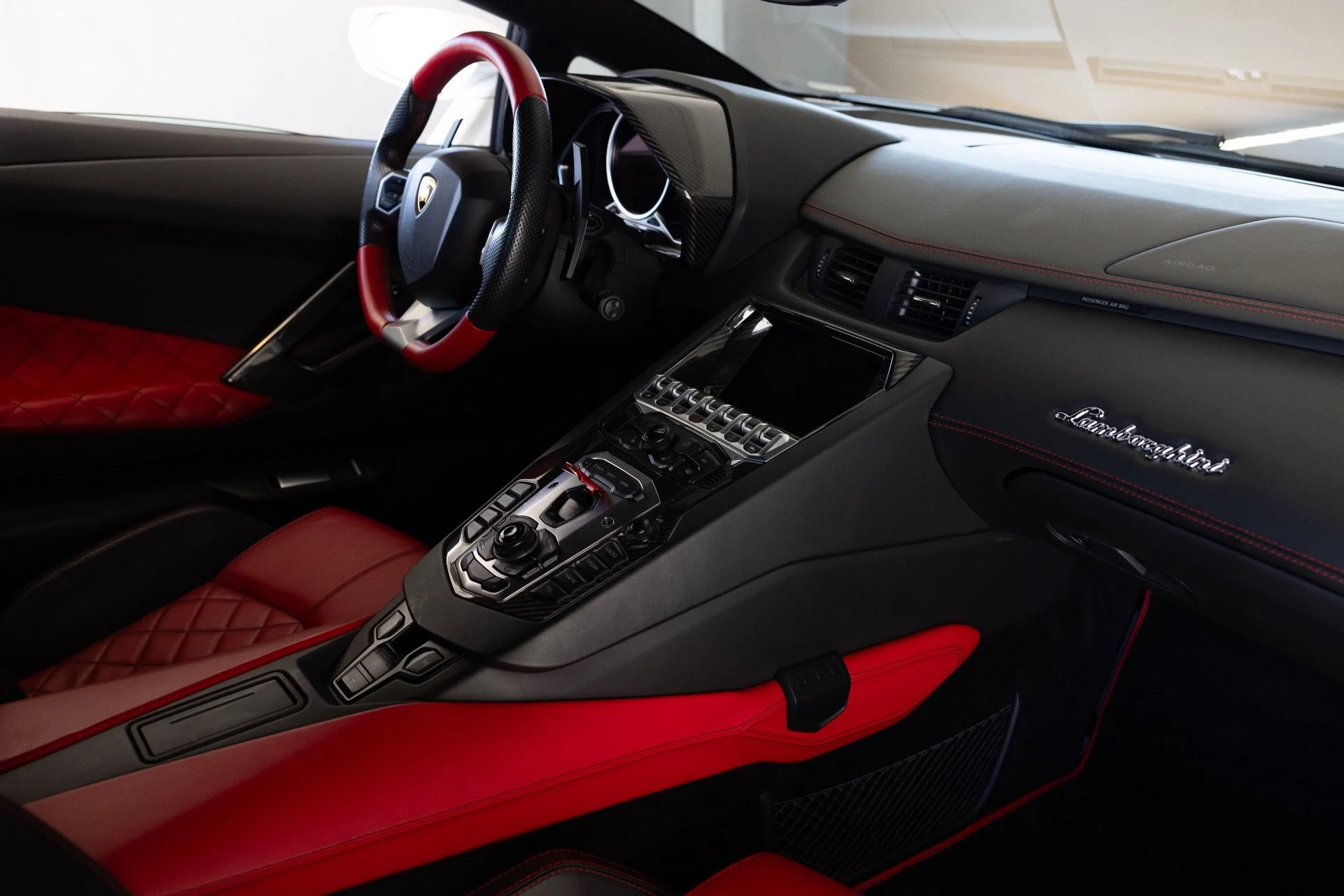 mph062_1434886420_Used_2015_Lamborghini_Aventador_LP_700_4_1785451056_3b52fdb1c3