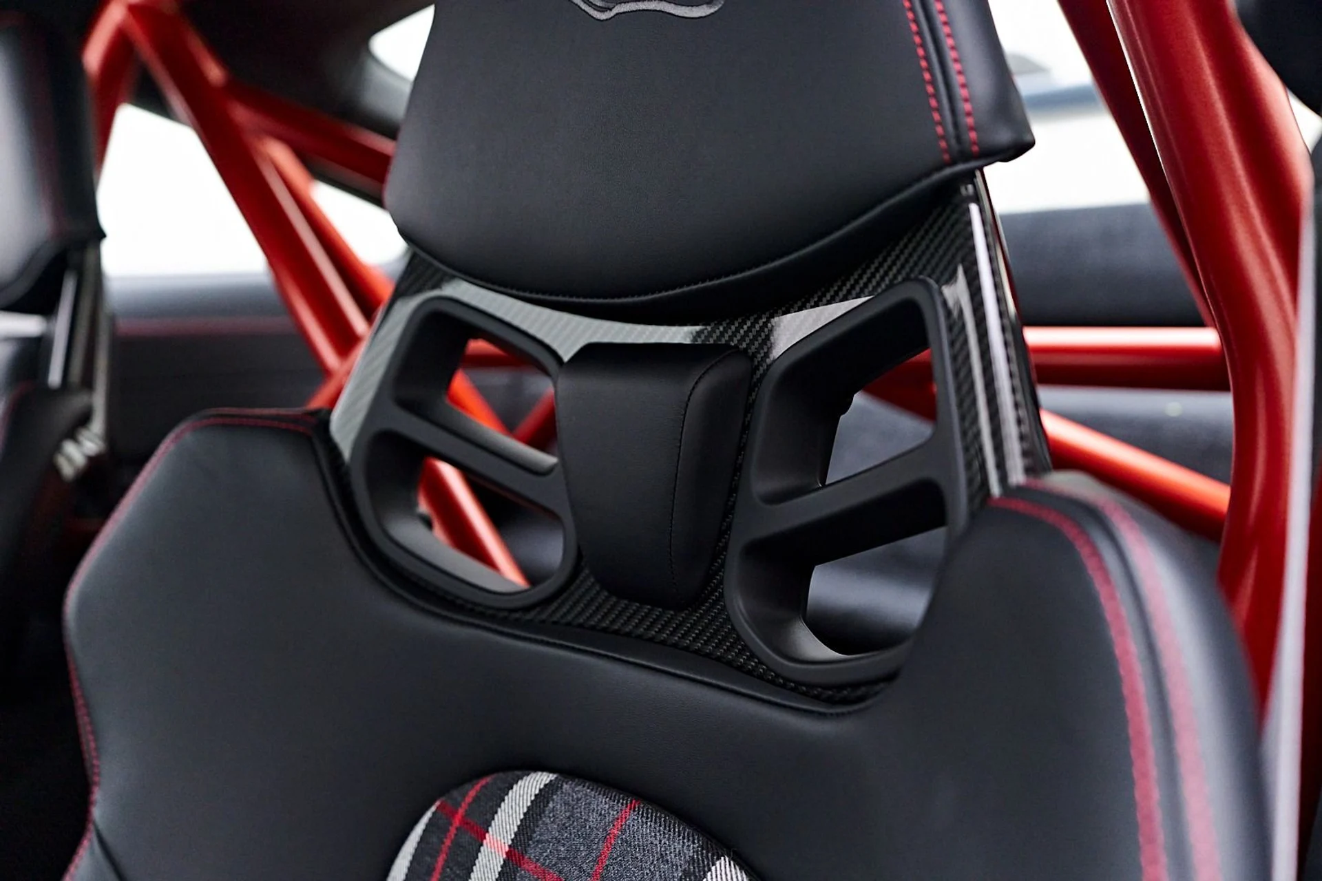 mph062_1440501448_Used_2024_Porsche_911_GT_3_RS_1740854858_4fd4082195