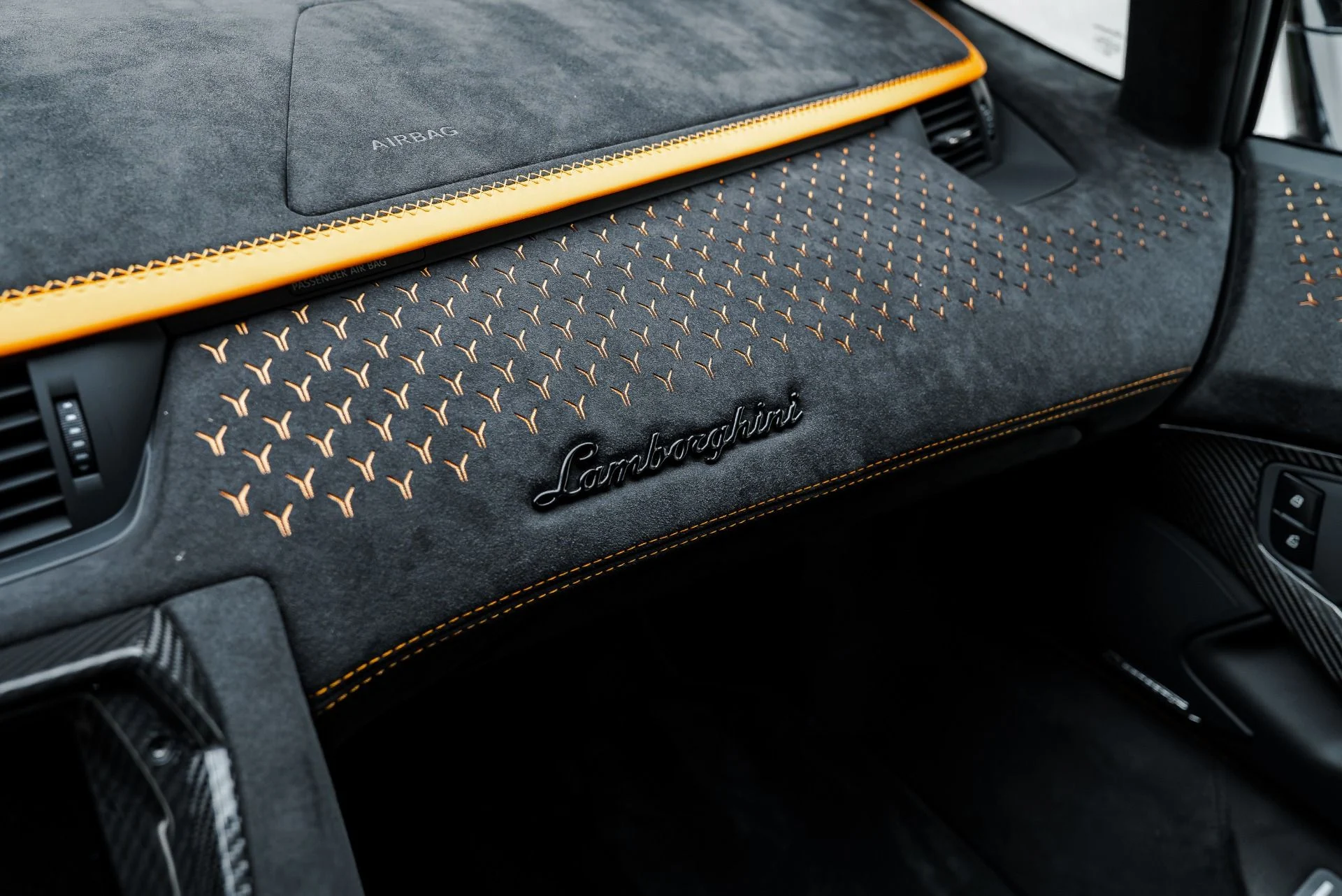 mph062_1469529673_Used_2022_Lamborghini_Aventador_LP_780_4_Ultimae_1792689543_7377e47c33