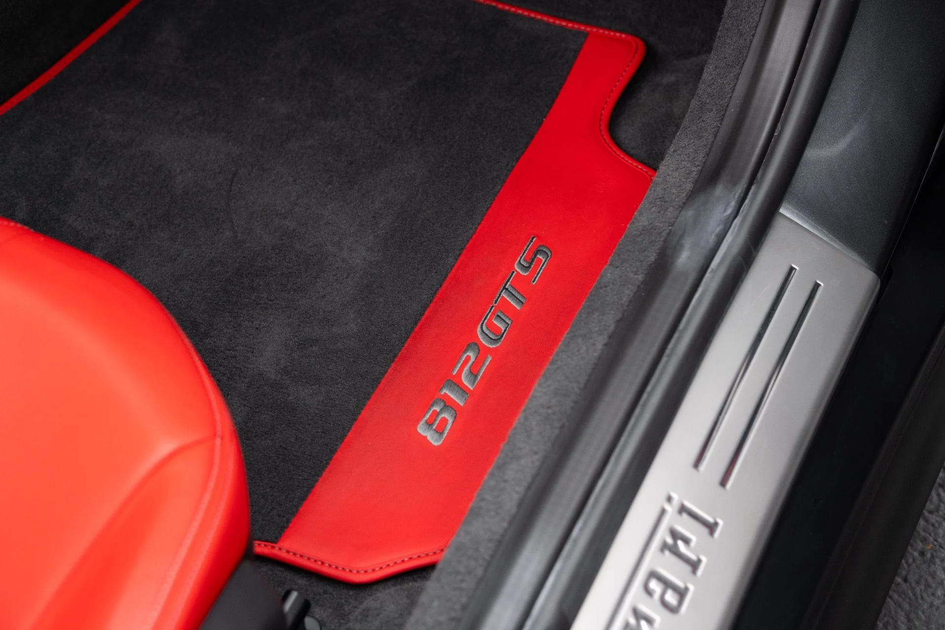 mph062_1482115170_Used_2022_Ferrari_812_GTS_1768275128_9401310f12