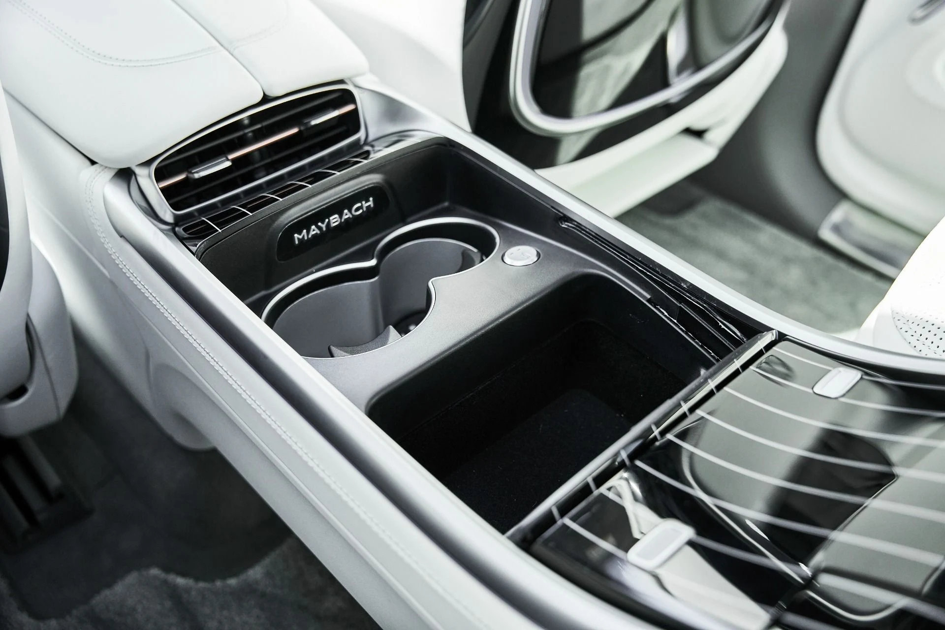 mph062_1485190226_Used_2024_Mercedes_Benz_EQS_Maybach_EQS_680_1774575251_85843107ed