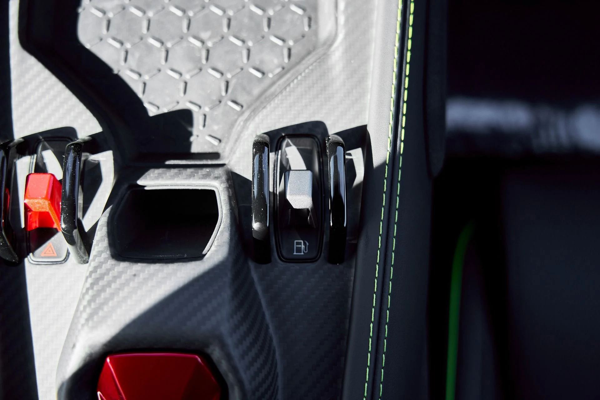 mph062_151424424_Used_2025_Lamborghini_Revuelto_1769824562_f9d02e3373