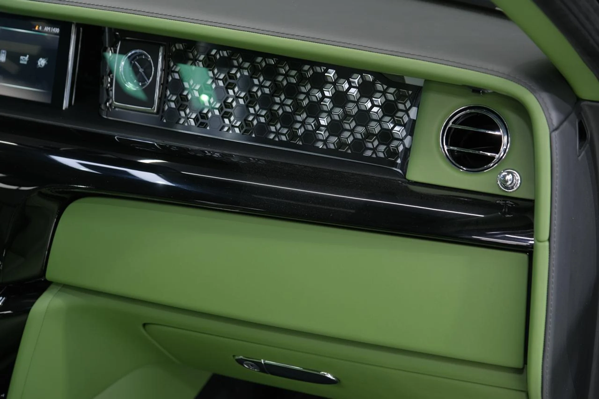 mph062_1532759196_df3c166ddbd051d6cca7cfdbb2287780_99ae1f7a81