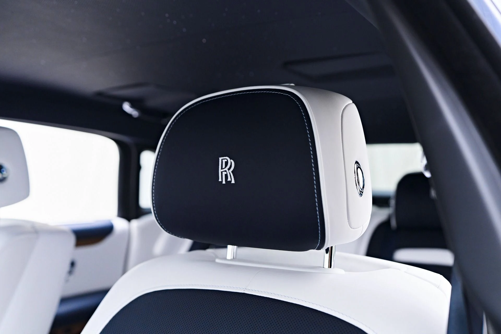 mph062_1582396390_Used_2023_Rolls_Royce_Ghost_1755200436_94e5253b68