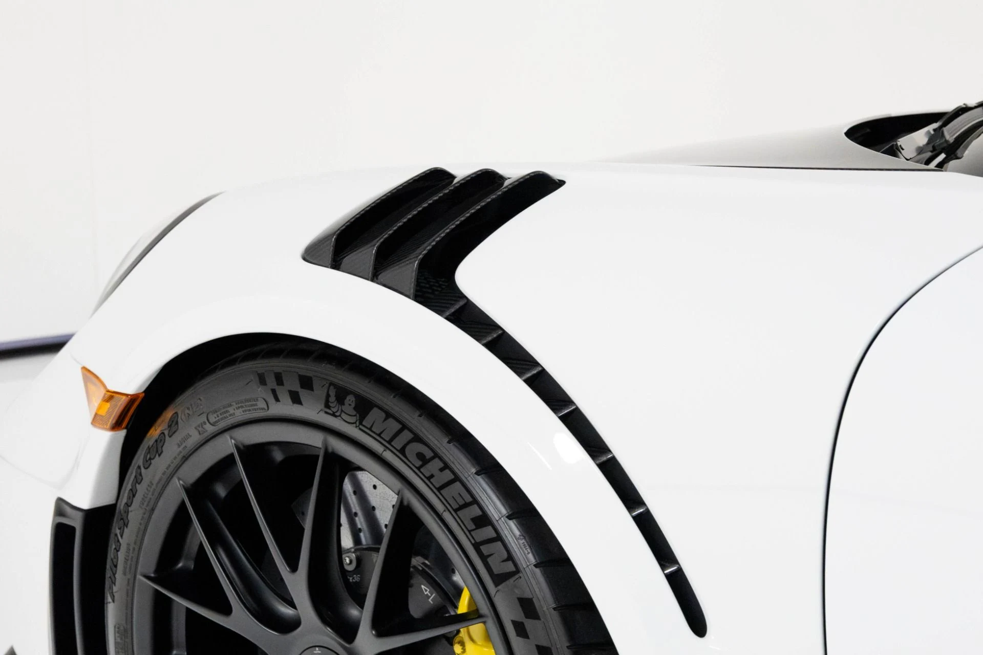 mph062_1677672741_Used_2018_Porsche_911_GT_2_RS_1762386698_1b2e72c524