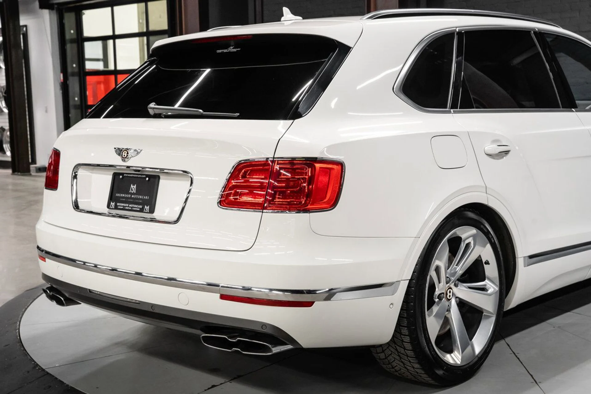 mph062_1694540159_bentley_bentayga_2019_4f0fc12eaf