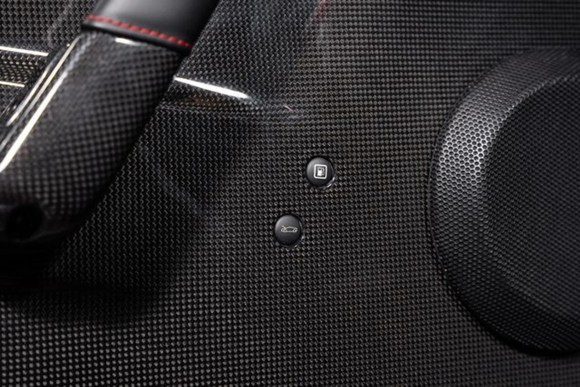 mph062_1707221538_fc86b6859830fcae8a3909159e6161edx_6f70dd82f9