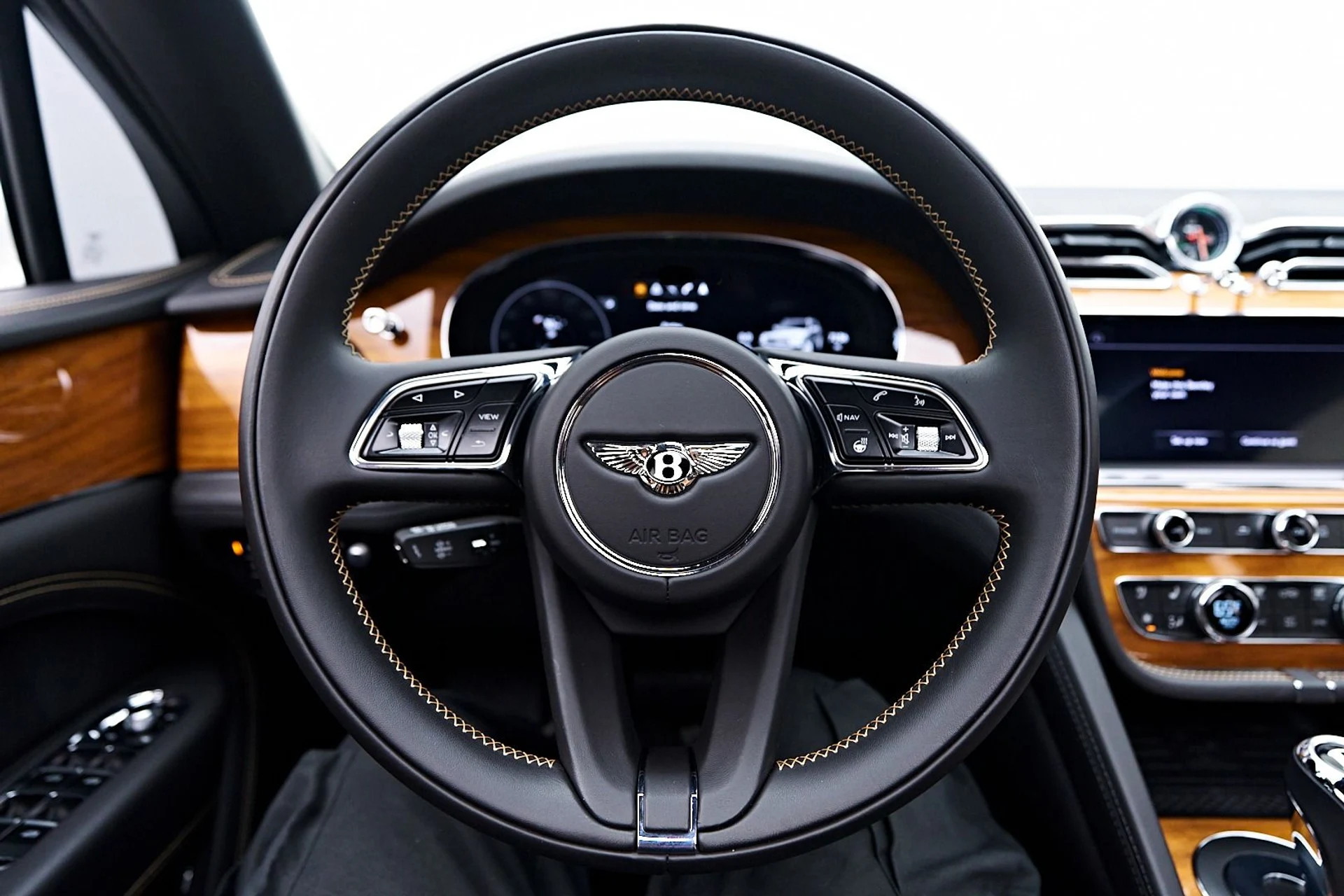 mph062_1720189464_Used_2023_Bentley_Bentayga_EWB_Azure_1745273088_9618926771