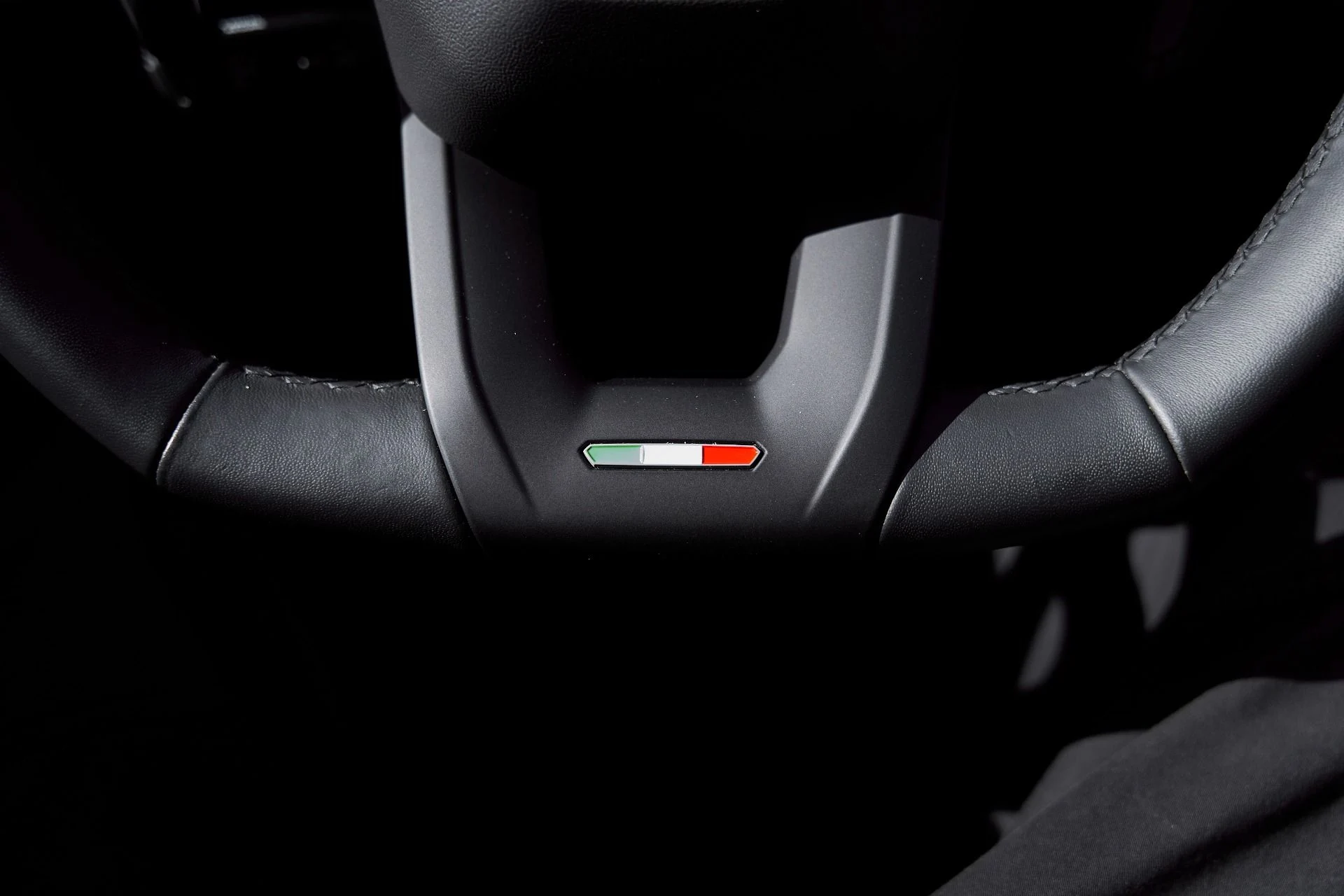 mph062_1779485759_Used_2024_Lamborghini_Urus_S_1770085932_b116fa08a8