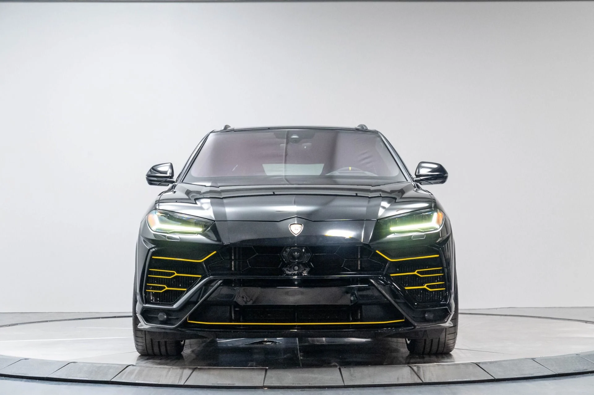 mph062_1866255294_Used_2019_Lamborghini_Urus_1786985122_2ef1bf6e47