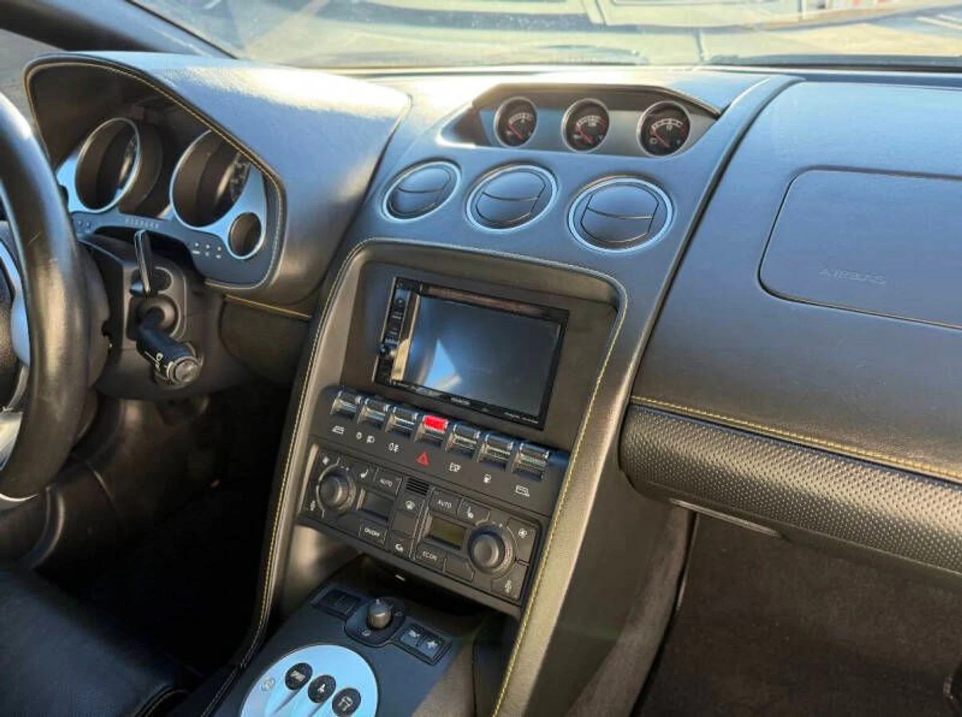 mph062_1948930288_2008_lamborghini_gallardo_base_awd_2dr_coupe_c1df9b1400