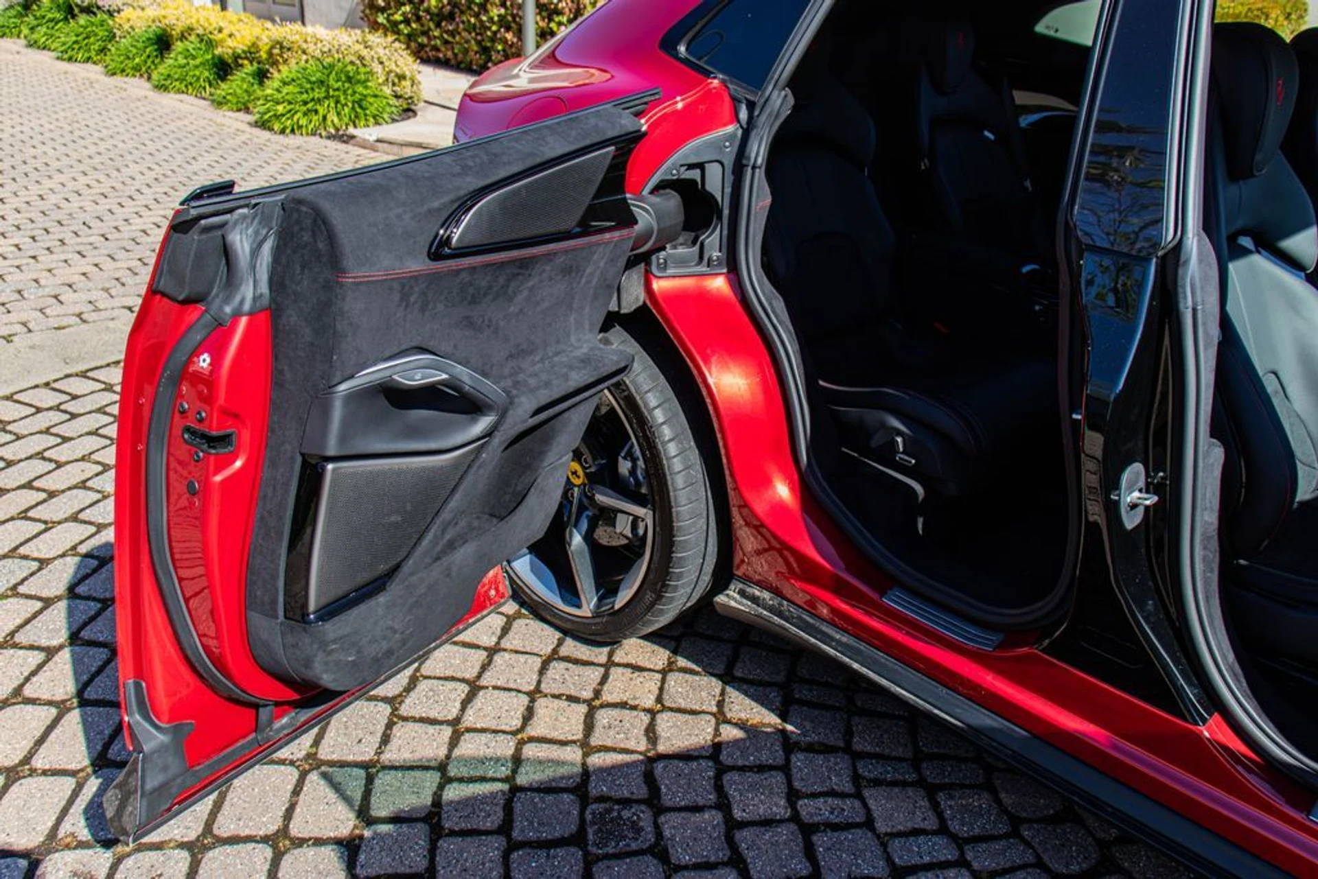 mph062_1953967893_4cdc4547f3cbdb7cce17830781d06239x_370b84e2e6