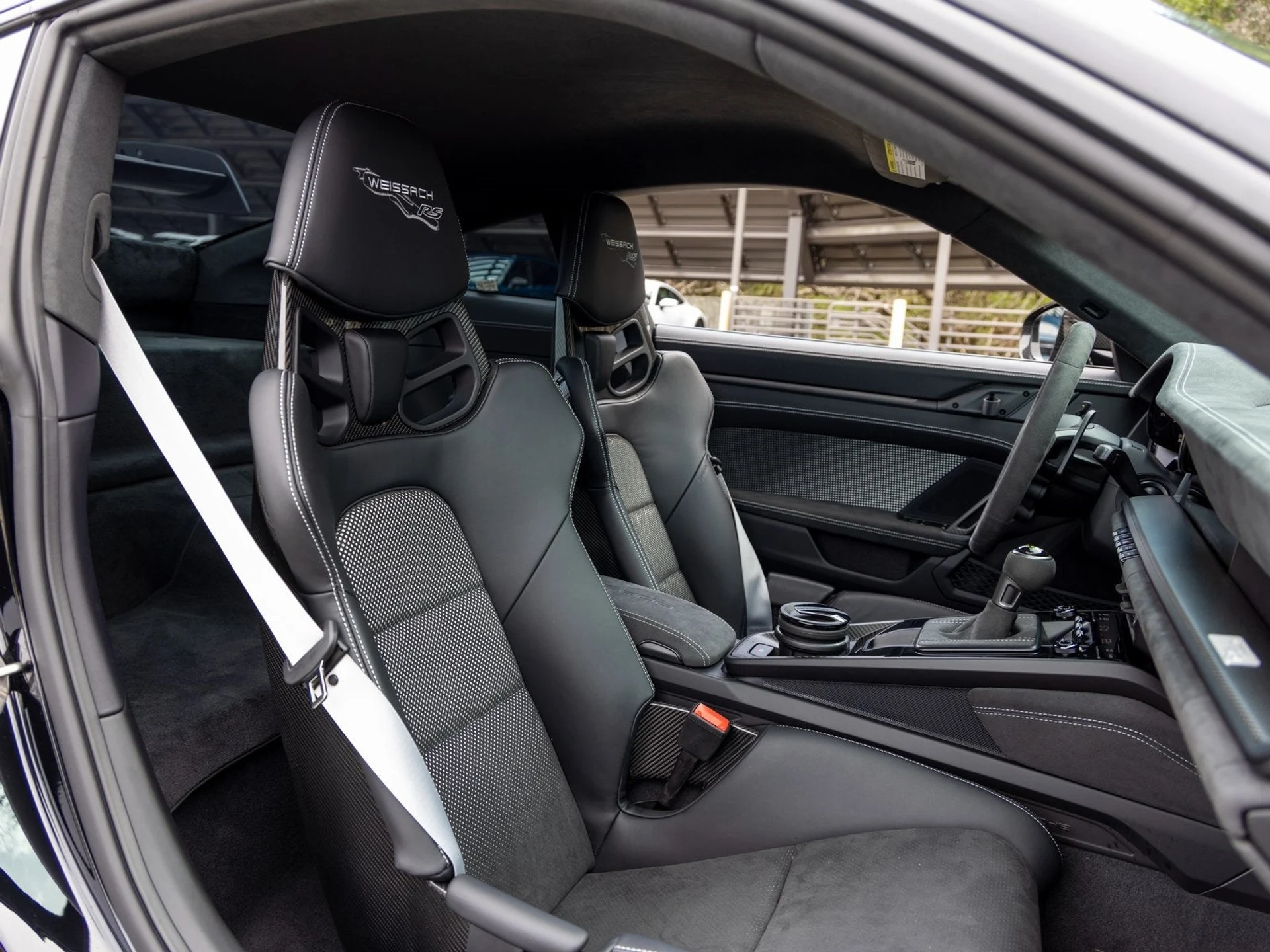 mph062_1995803490_63_0908f76f91