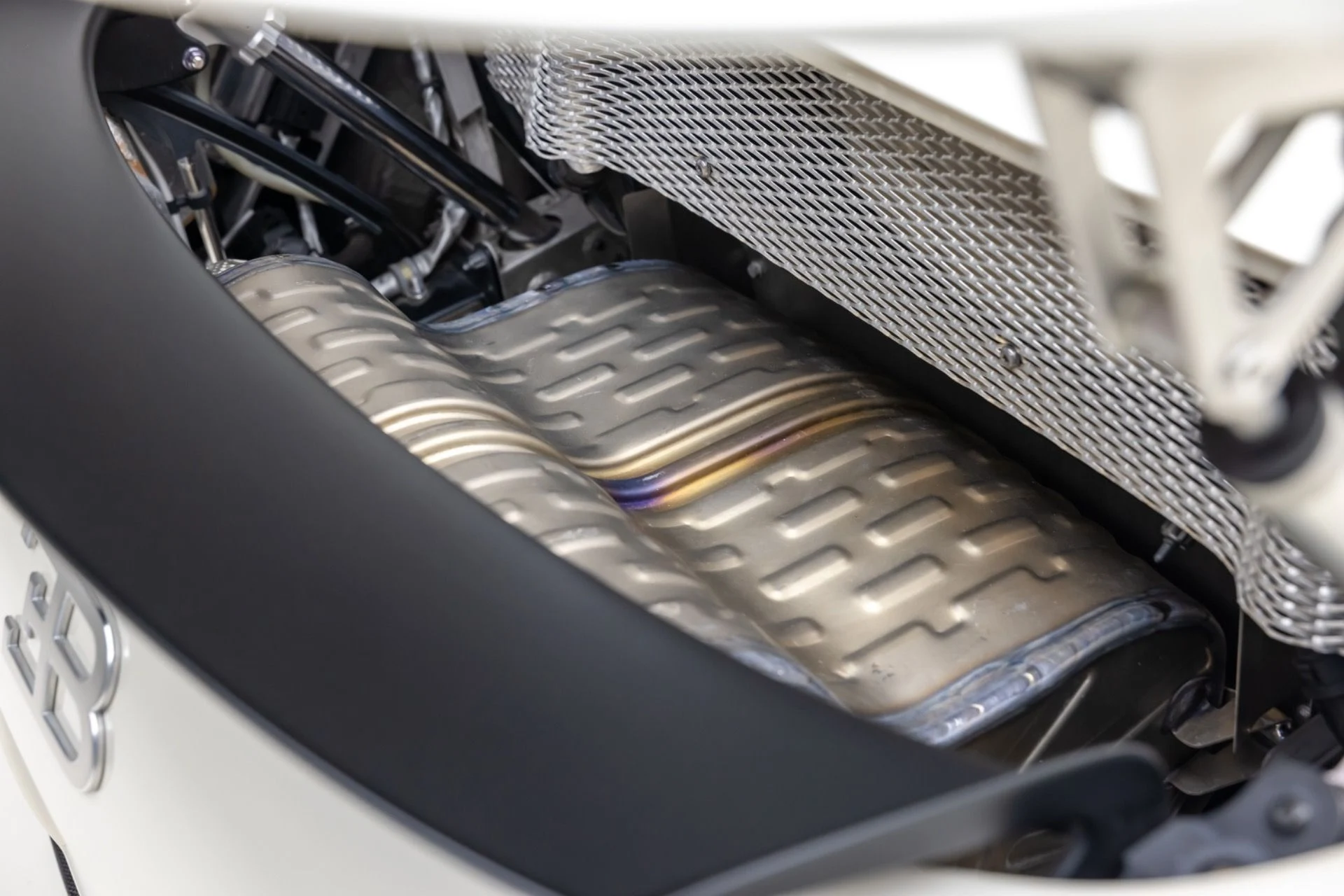 mph062_1999326814_13249_p63_l_b33da18576