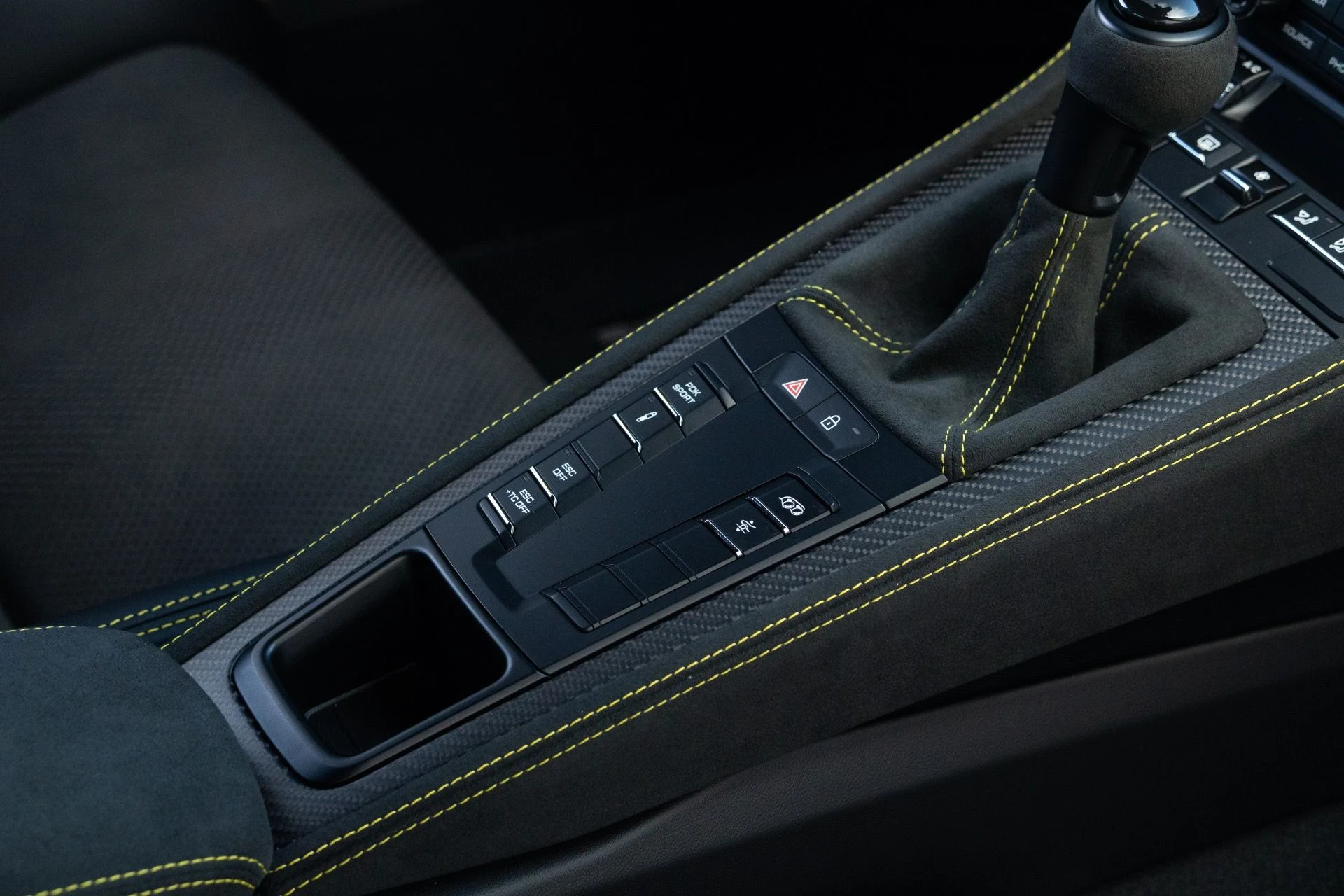 mph062_2003239755_Used_2024_Porsche_718_Cayman_GT_4_RS_1775021157_eff6114d7c