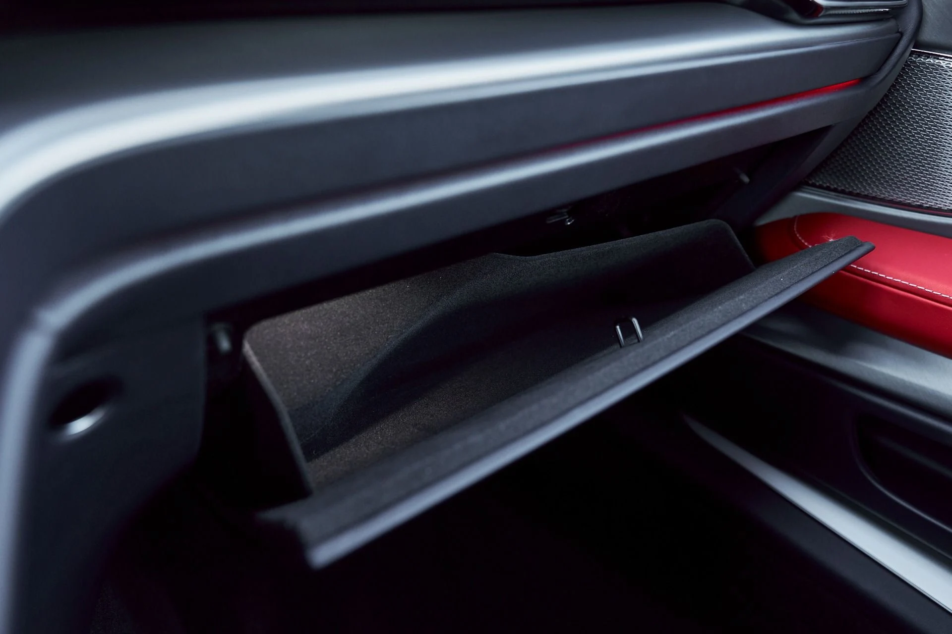 mph062_2035925135_Used_2024_Aston_Martin_DB_12_1767840071_f1d66f6a2e