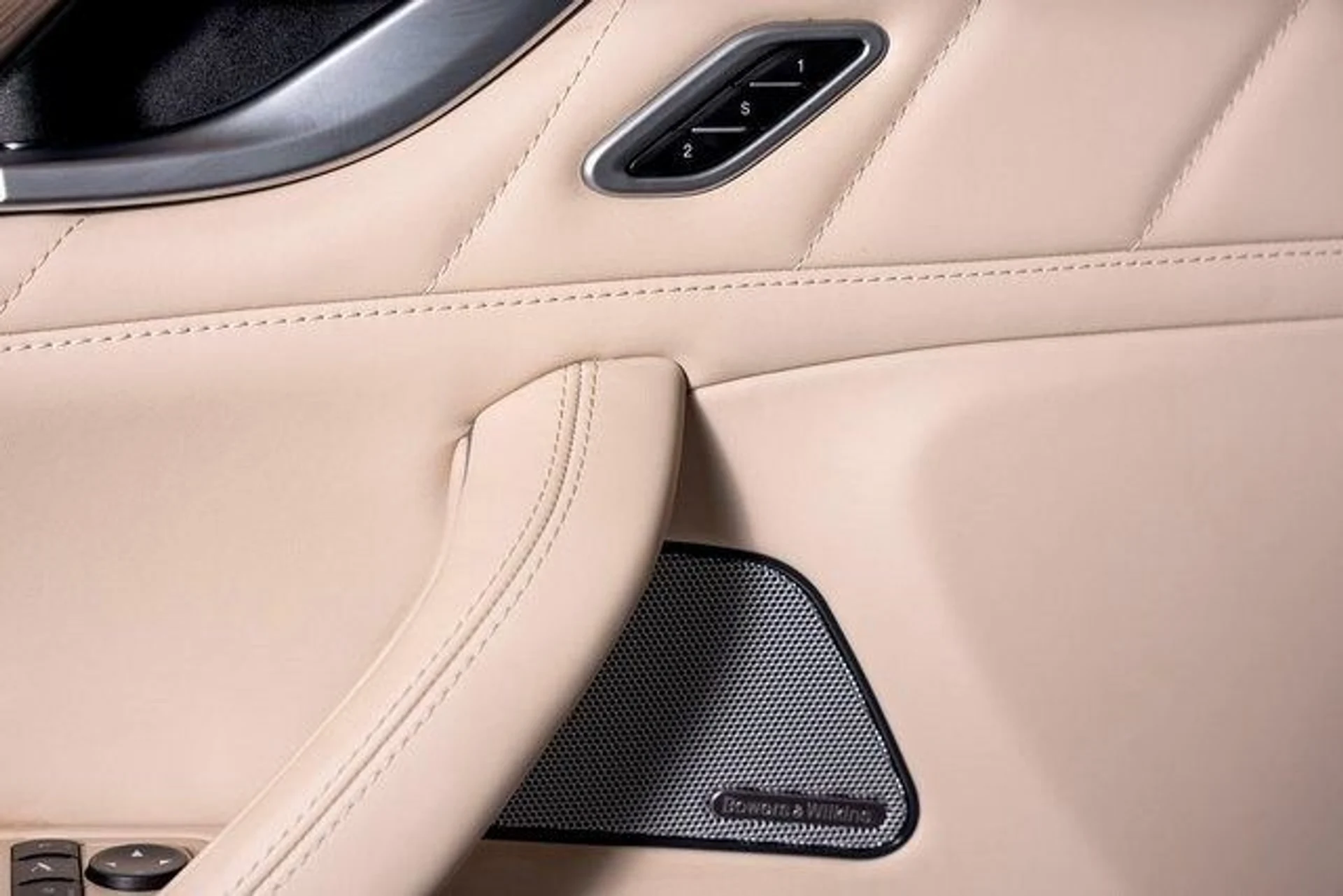 mph062_2068219731_dc1be3d5b28bab086aab2b189c4ca5d3x_1d96f7ad04