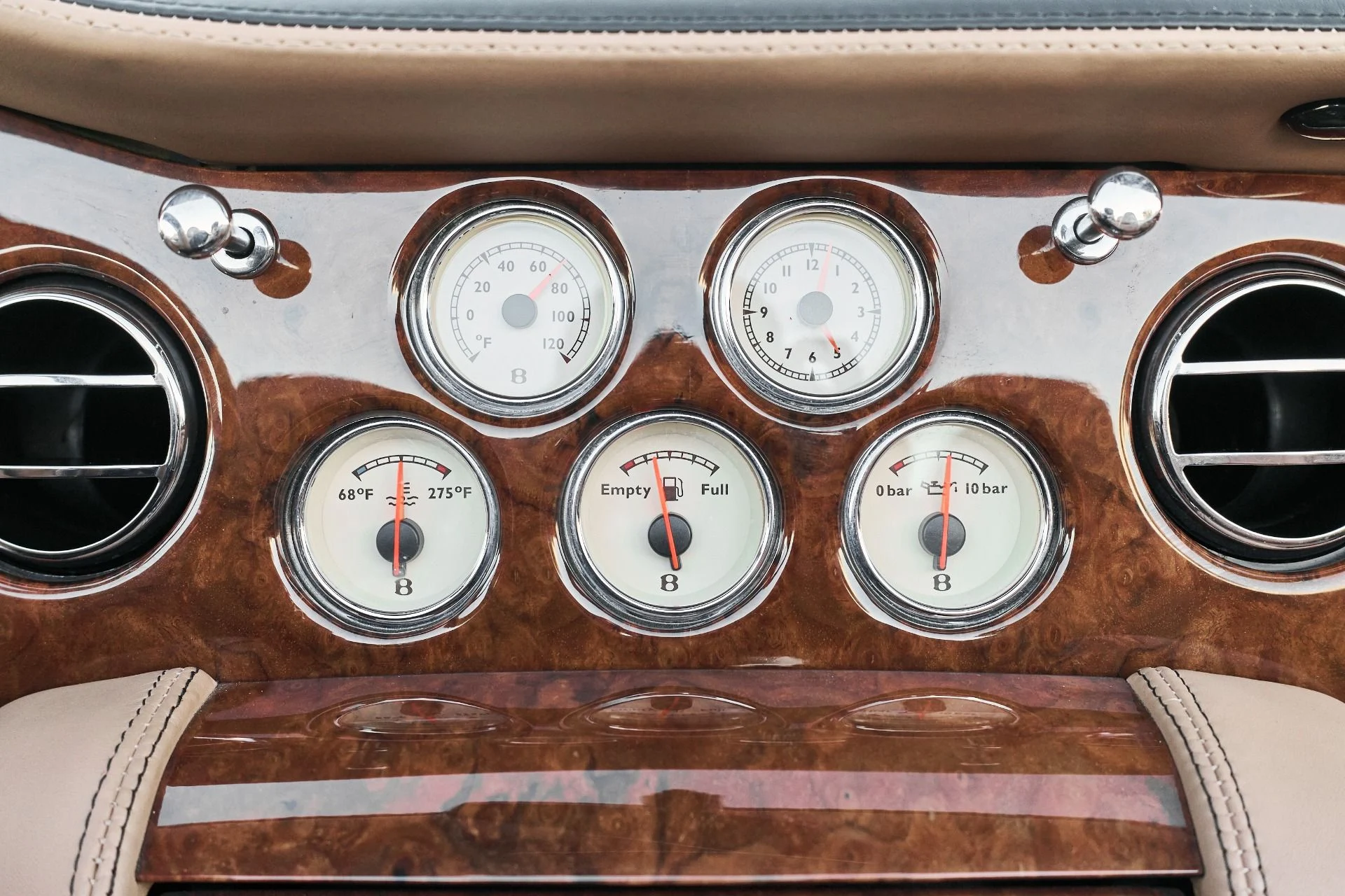 mph062_2069301425_Used_2009_Bentley_Azure_Base_1765906259_7ed6c786b9