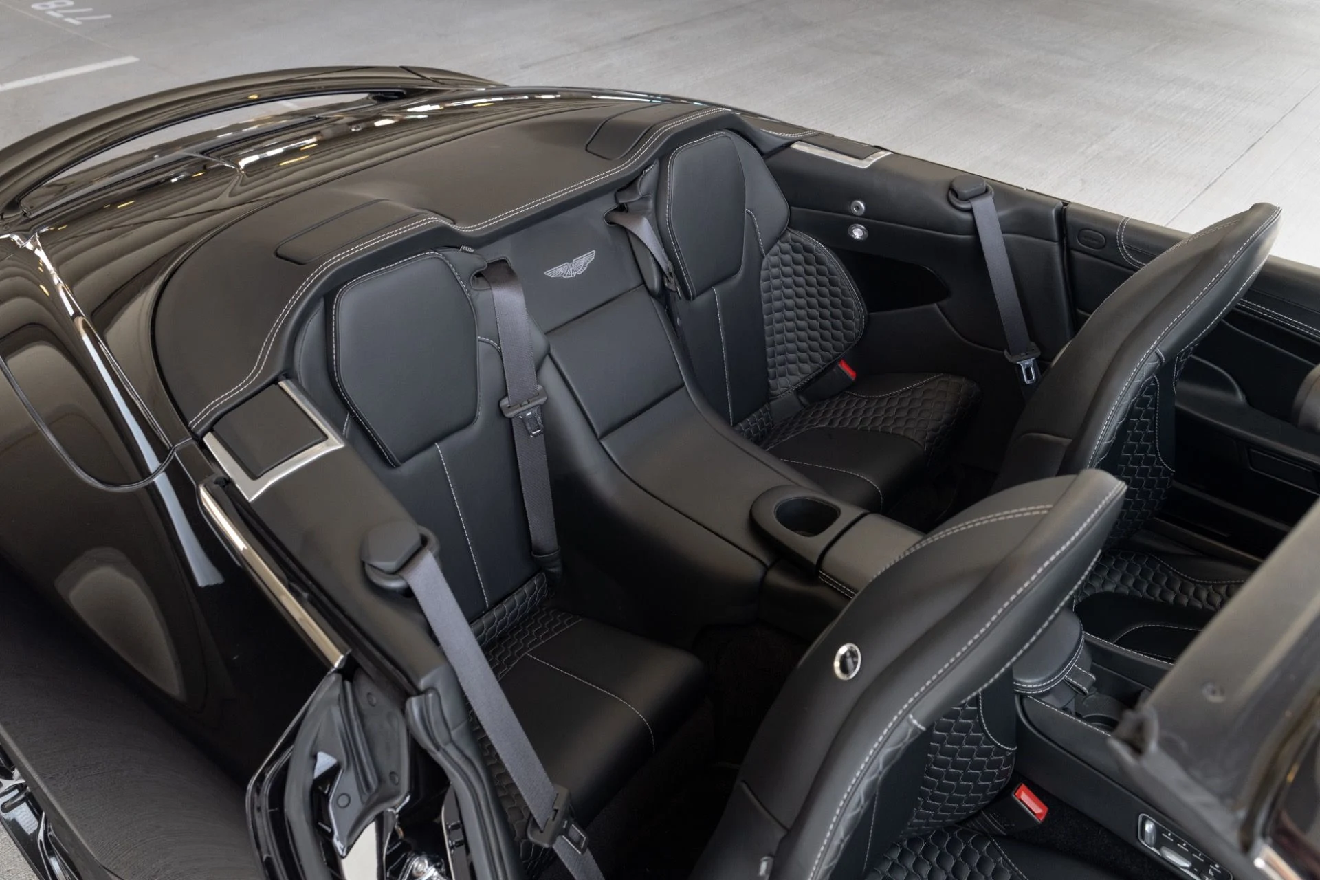 mph062_2082505383_Used_2015_Aston_Martin_Vanquish_Volante_1776978035_0a38702b5d