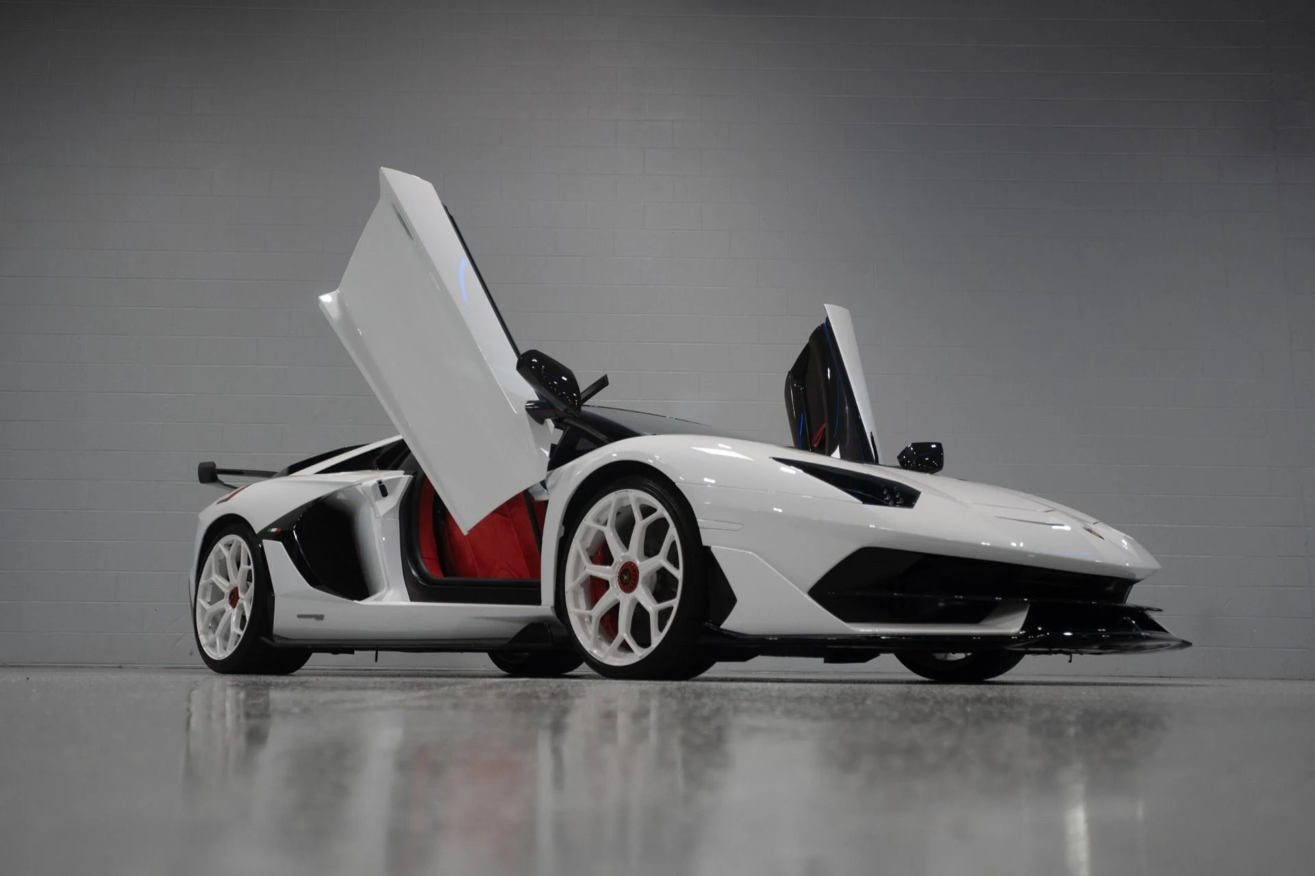 mph062_2117416713_Used_2020_Lamborghini_Aventador_LP_770_4_SVJ_1784233202_8375299467