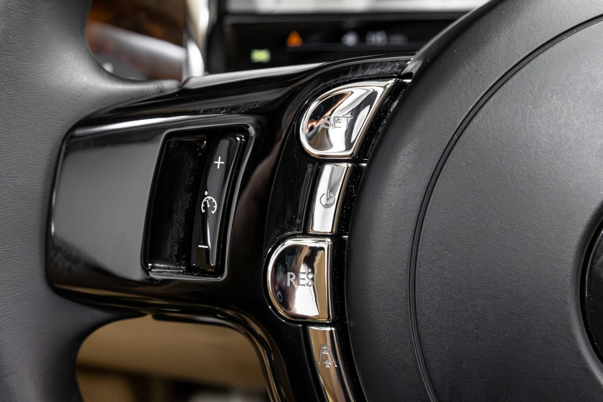 mph062_2133625232_Used_2011_Rolls_Royce_Ghost_1770323942_3f3d3664f6