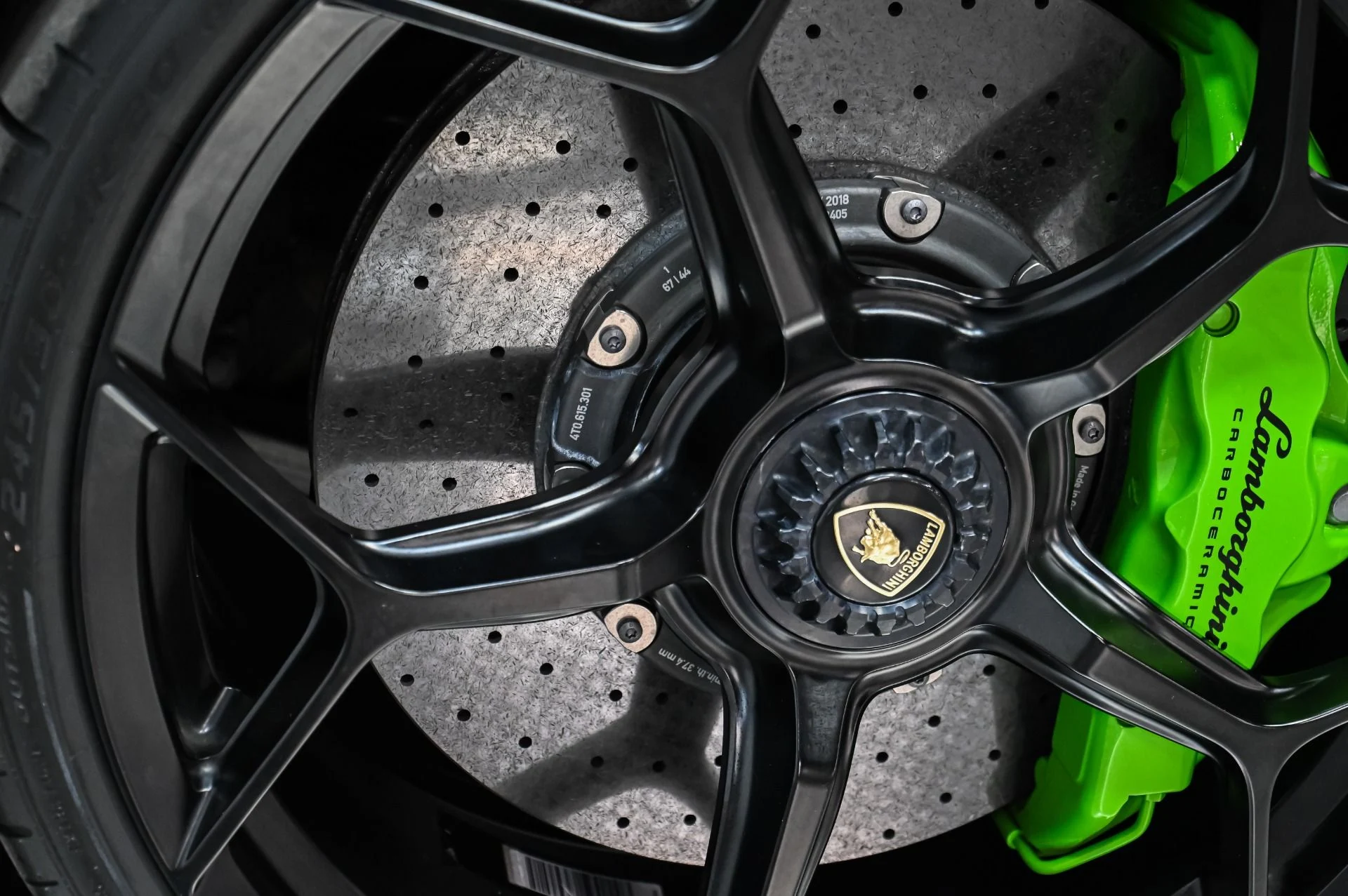 mph062_2179828446_Used_2019_Lamborghini_Huracan_Performante_1756916743_82933a8488