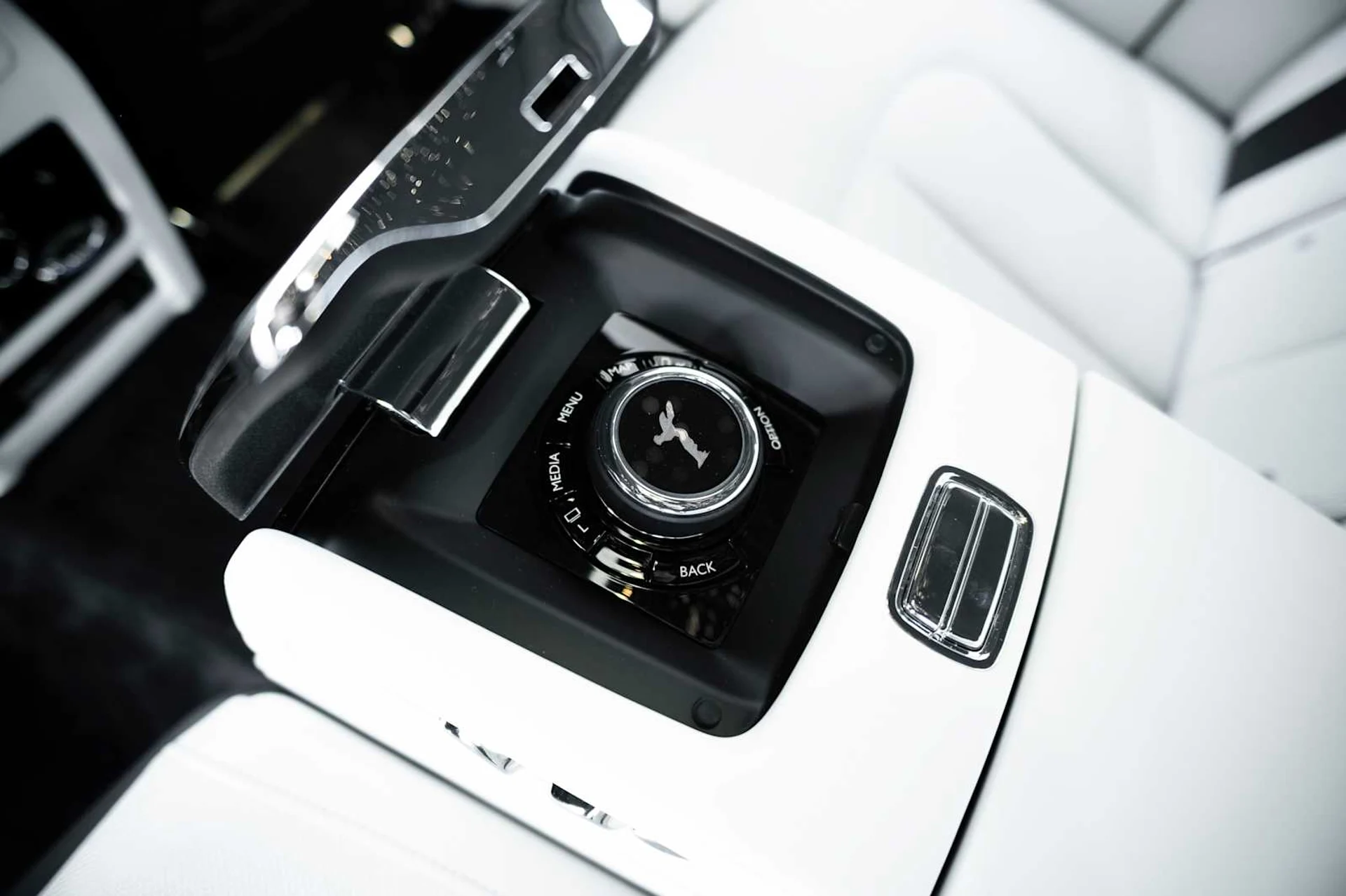 mph062_2198007564_a2c12301c4297f63301056ad30a85b3cx_a3e44bdad3