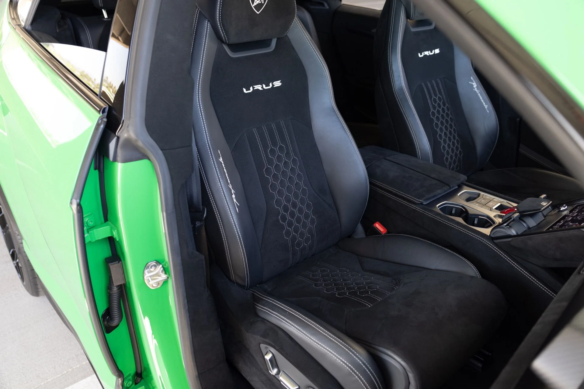 mph062_2201992622_Used_2023_Lamborghini_Urus_Performante_1780090764_2390ce1b06