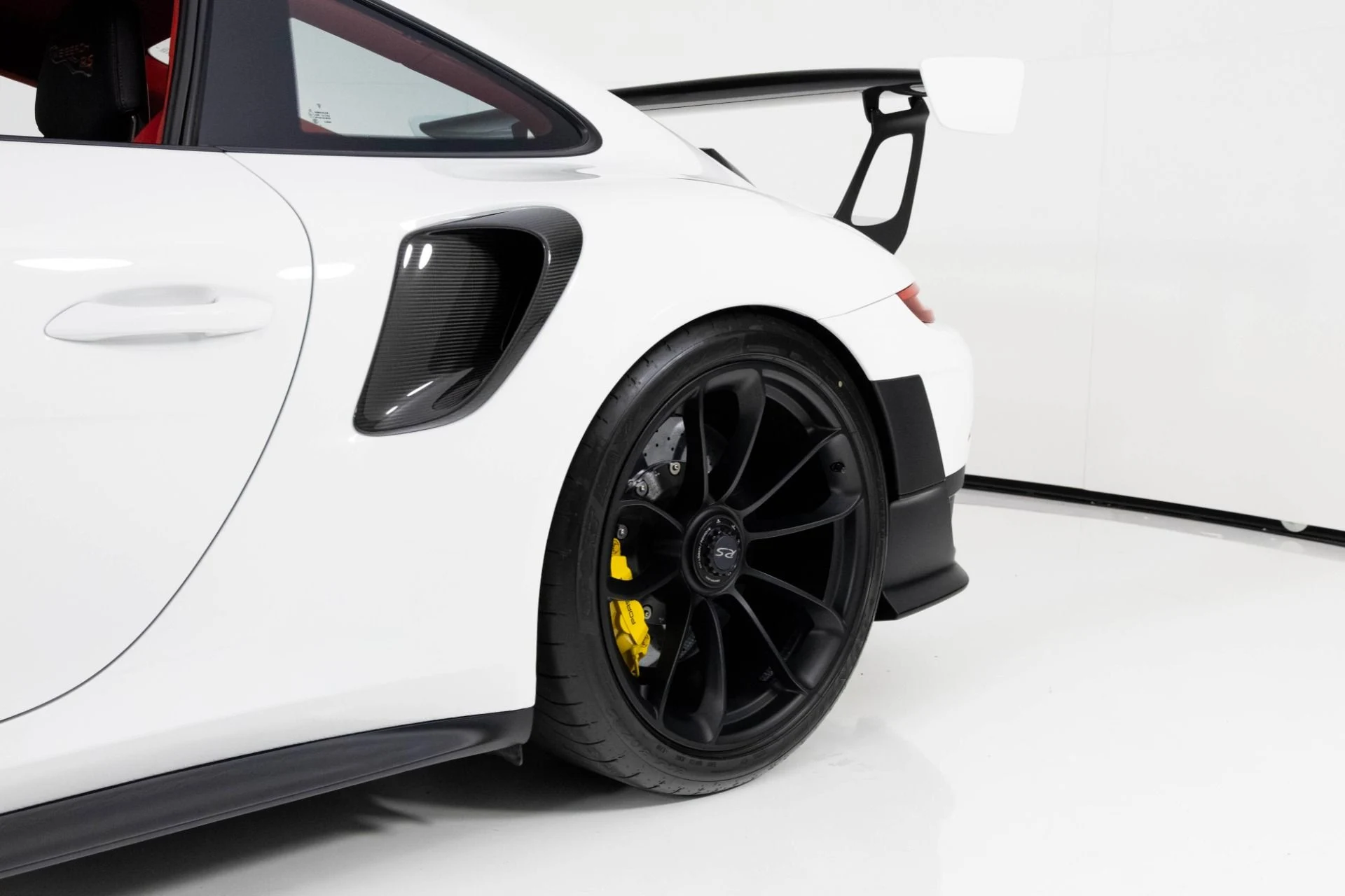 mph062_222725613_Used_2018_Porsche_911_GT_2_RS_1763508422_228a3e0233