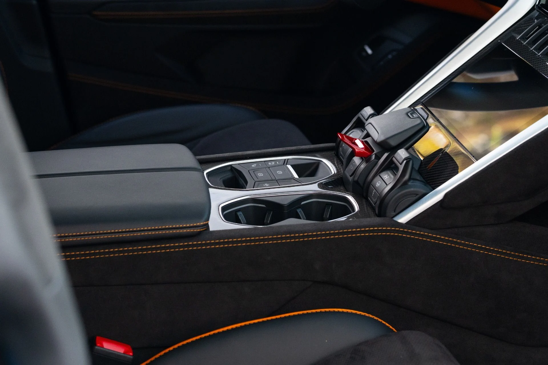 mph062_2264258998_Used_2024_Lamborghini_Urus_S_1773951175_8d8e8e2543