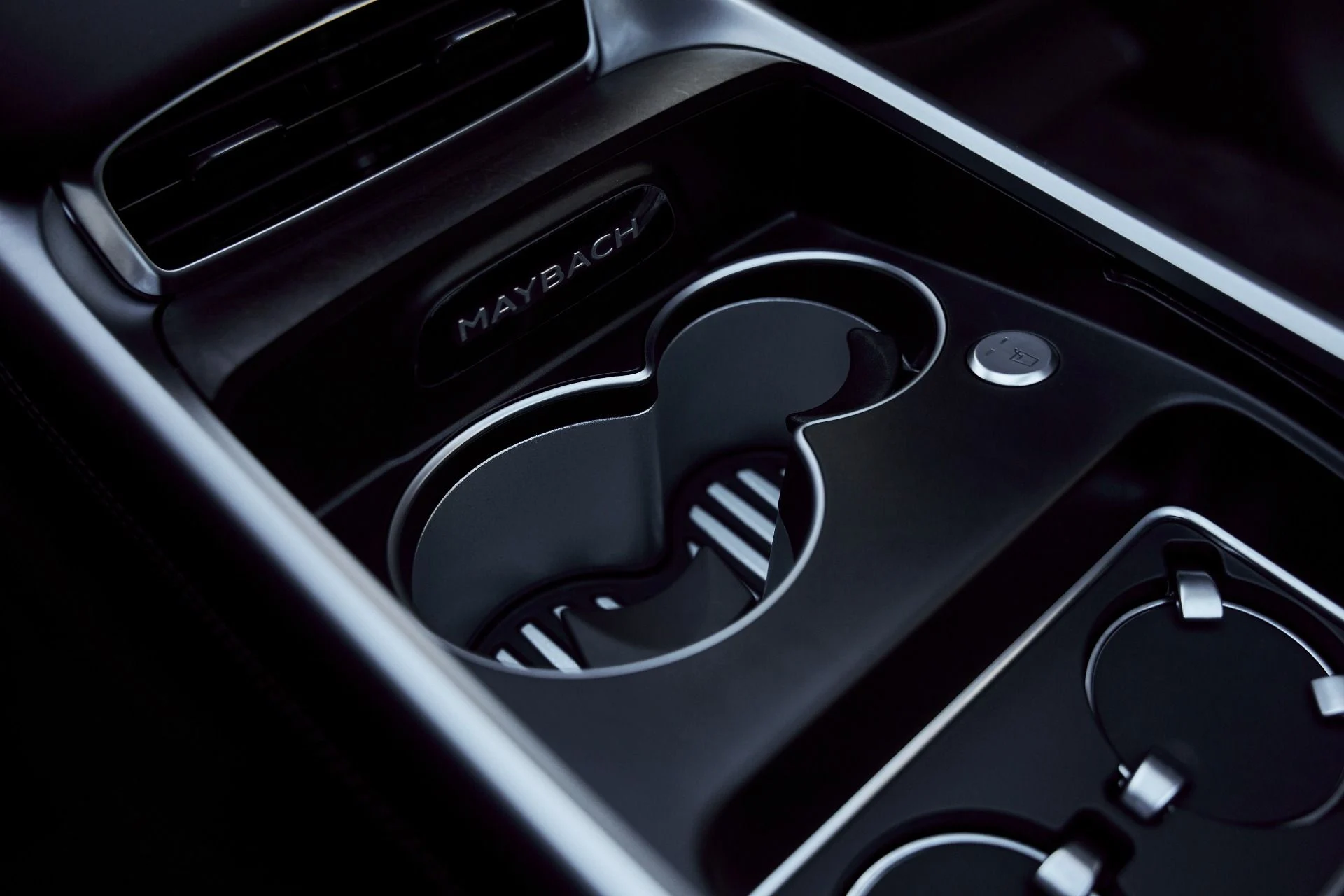 mph062_2271502072_Used_2025_Mercedes_Benz_EQS_Maybach_EQS_680_1770508833_411850956e