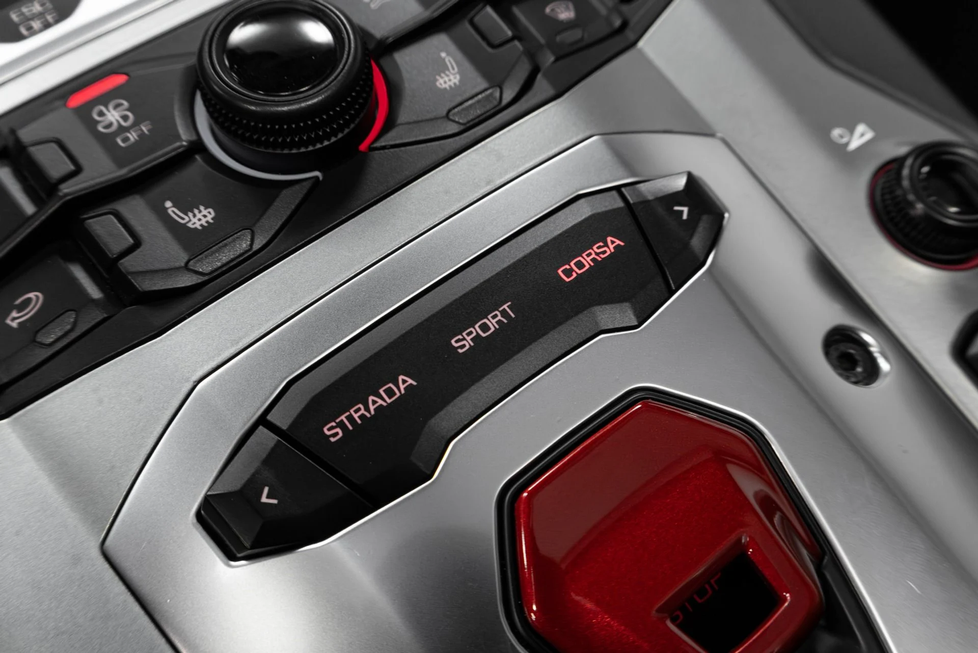 mph062_2284427821_Used_2015_Lamborghini_Aventador_LP_700_4_1770952947_2c6ed76d7c