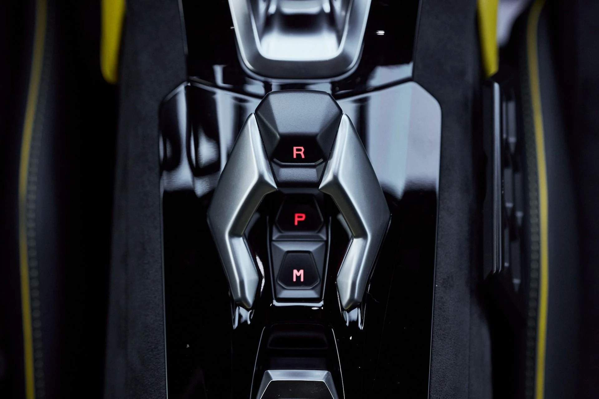 mph062_2348769962_Used_2023_Lamborghini_Huracan_Tecnica_Base_1765333585_62e3b86383