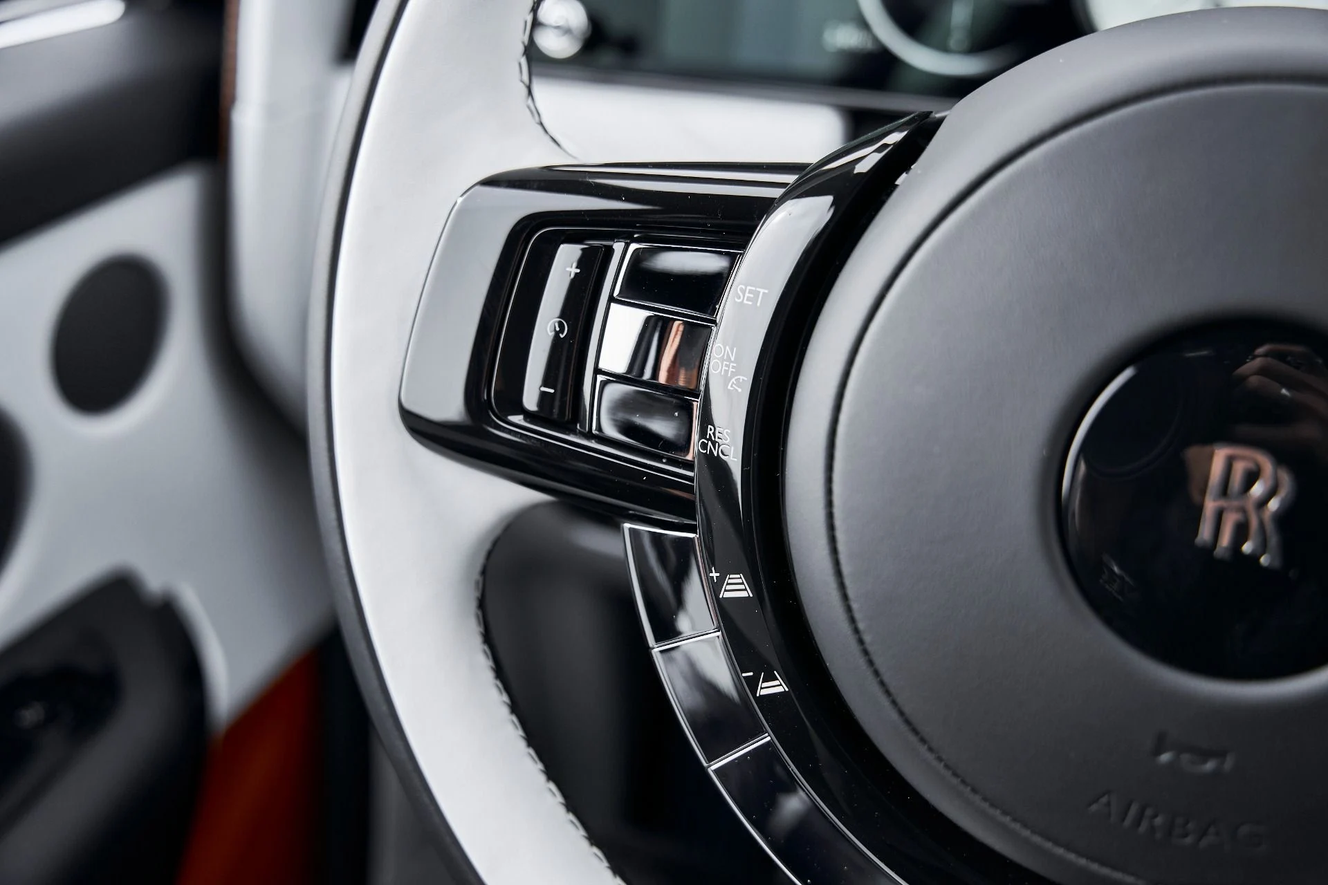 mph062_2356484897_Used_2026_Rolls_Royce_Cullinan_Base_1769135862_28cd510c26