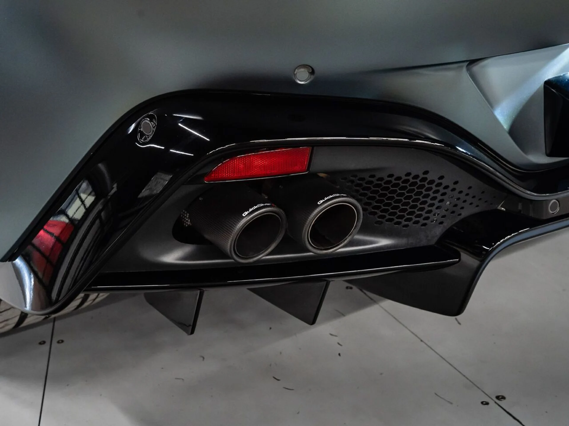 mph062_2366685272_aston_martin_vantage_2020_4765181c65