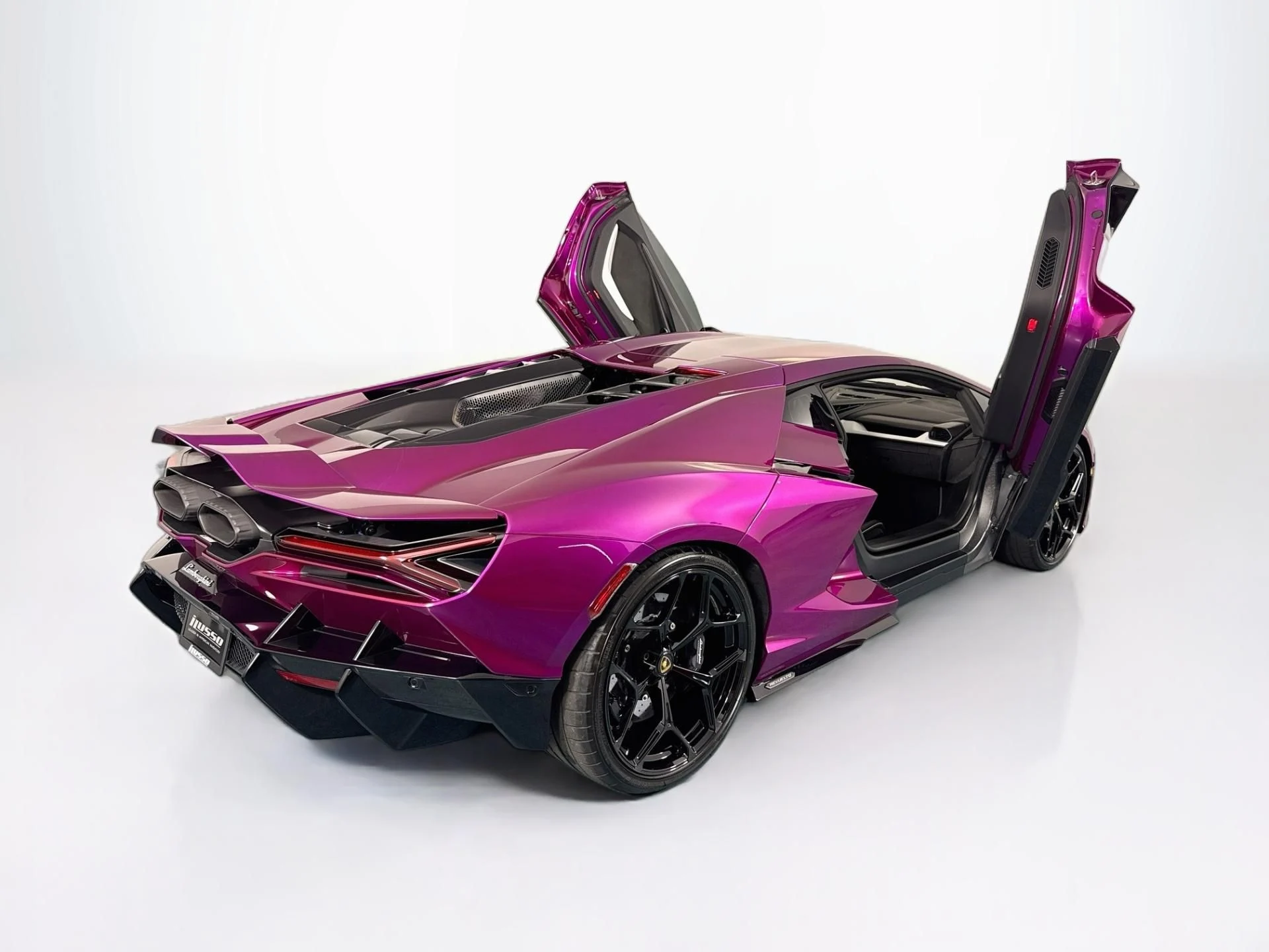 mph062_2384265958_Used_2024_Lamborghini_Revuelto_1787336741_9d9e690bfb