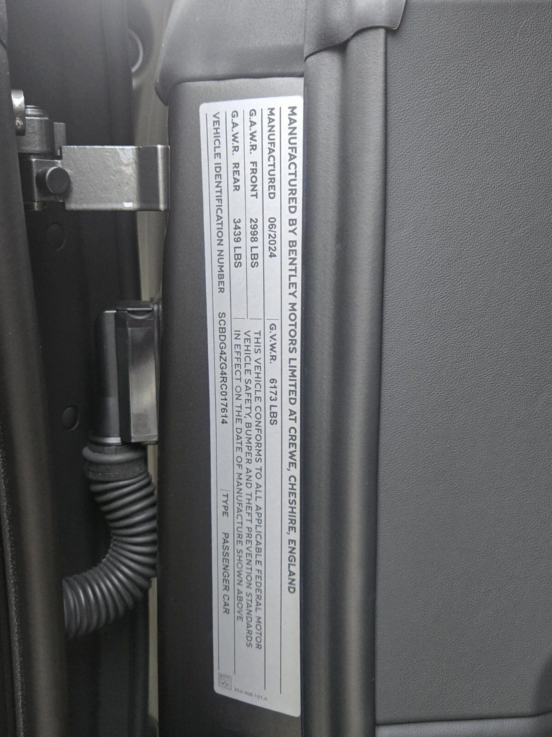 mph062_2409438878_f0162a49bb495cd9e1c045c39114ff04x_16fe1d0be9