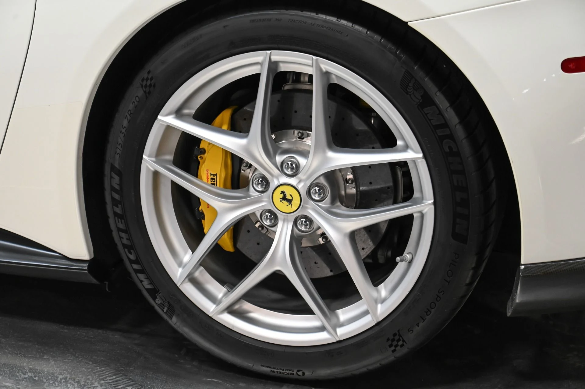 mph062_240996016_Used_2015_Ferrari_F12_Berlinetta_1770858306_1f341851ab