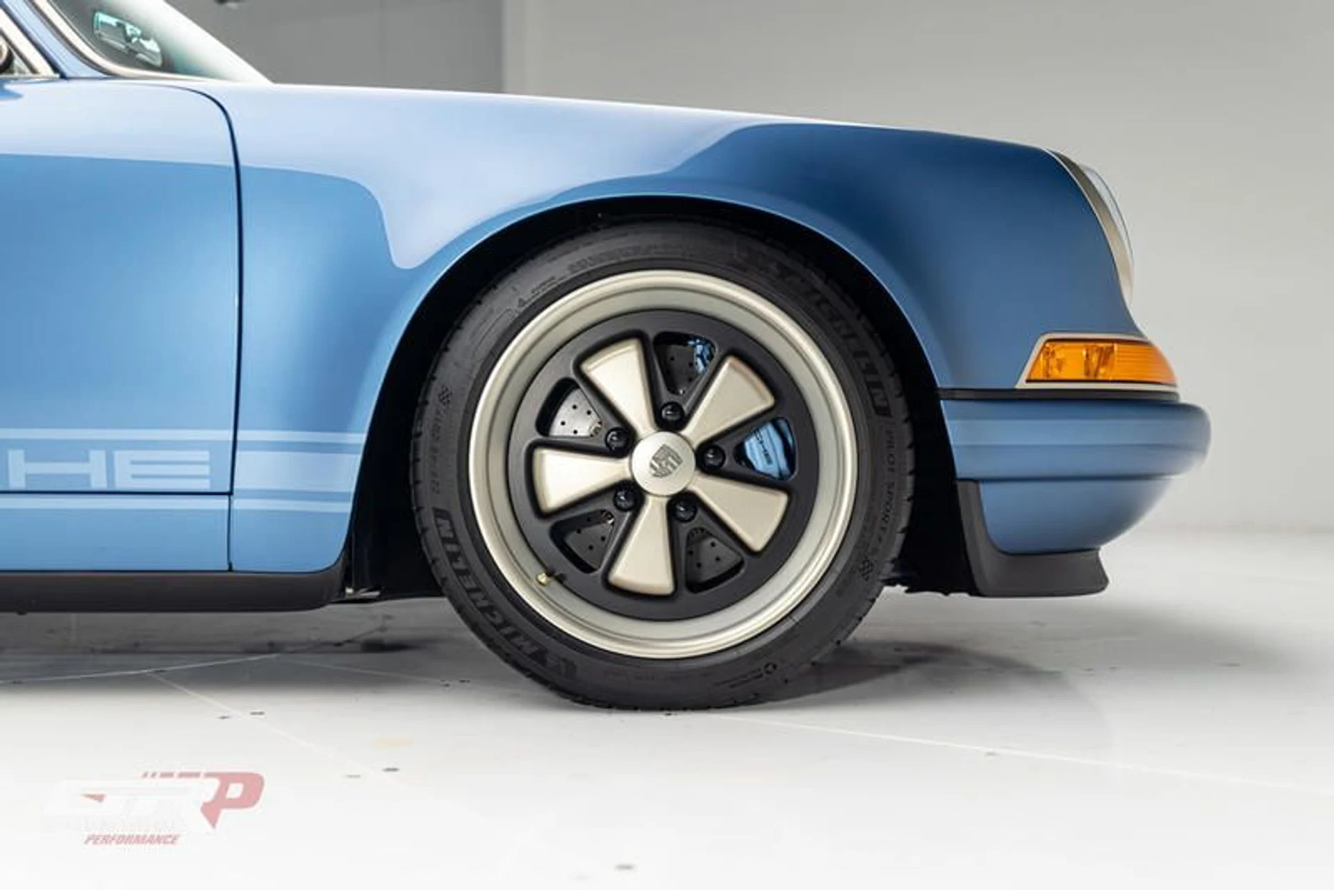 mph062_2440692285_E556_EE_69_B337_4250_81_FD_3_C7_D96992_B09_44e1fbd134