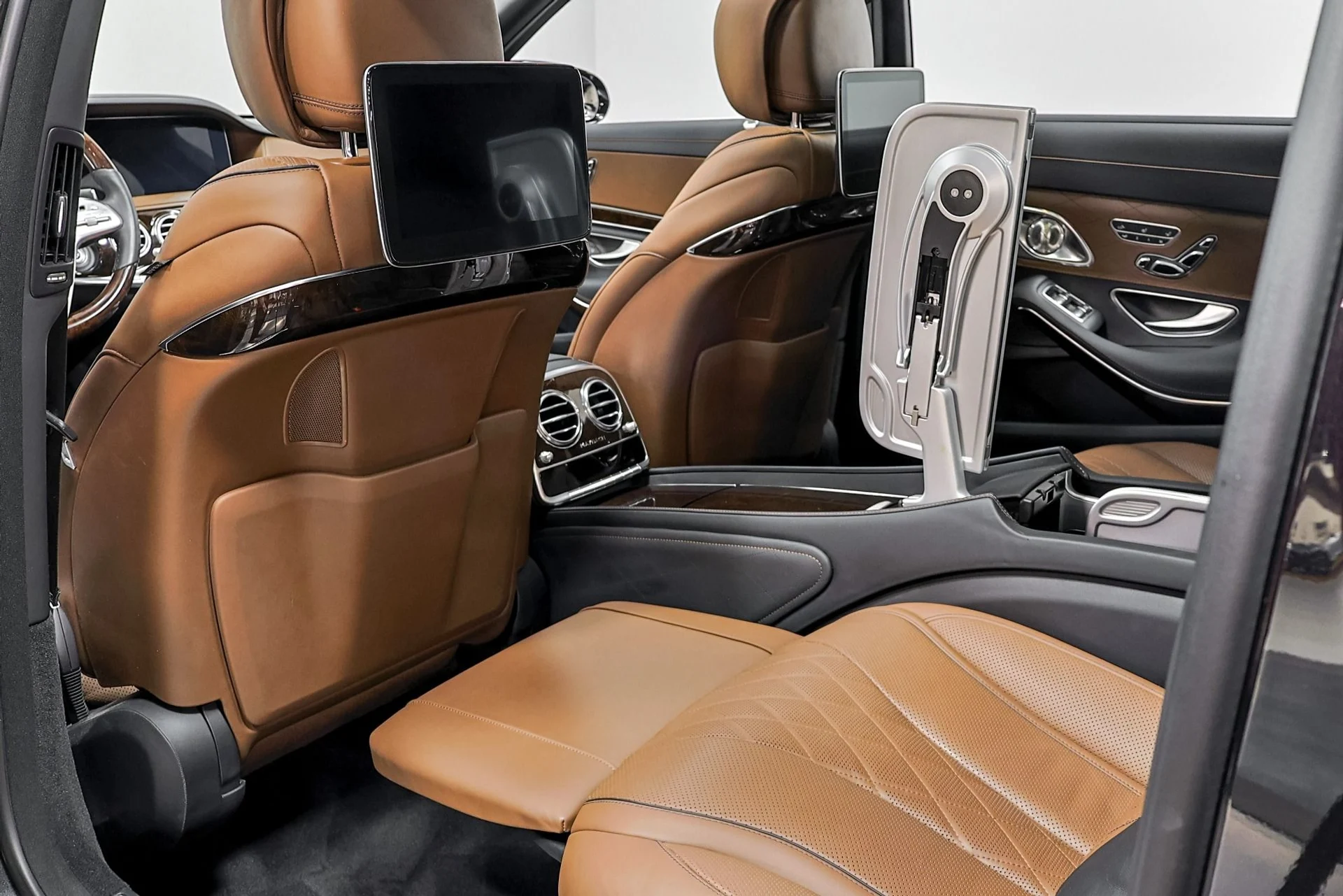 mph062_2480194386_Used_2019_Mercedes_Benz_S_Class_Maybach_S_560_4_MATIC_1761681069_90fcdd8879