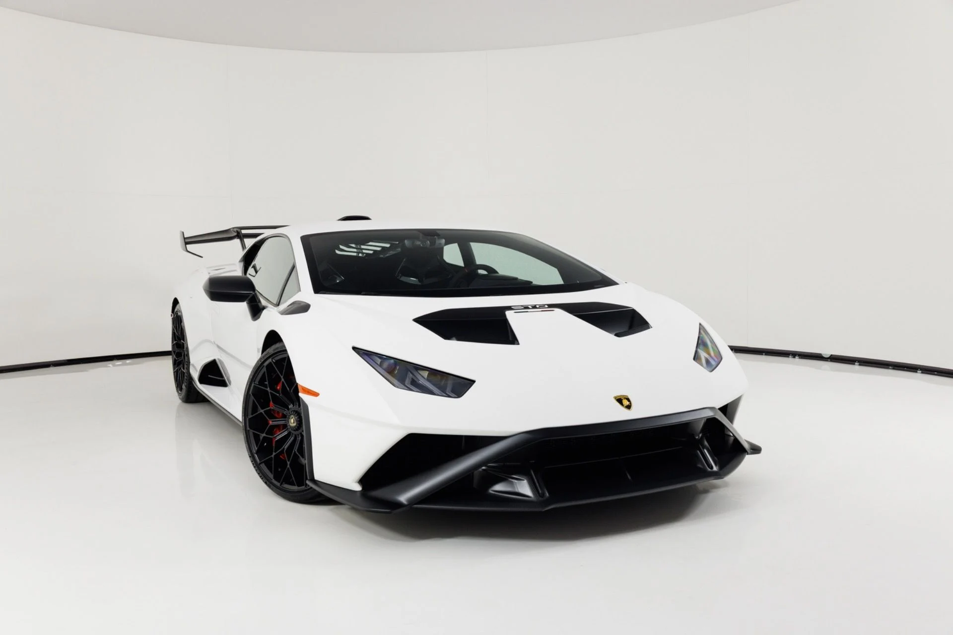 mph062_2514773936_Used_2021_Lamborghini_Huracan_STO_1789754435_cff2acb42d