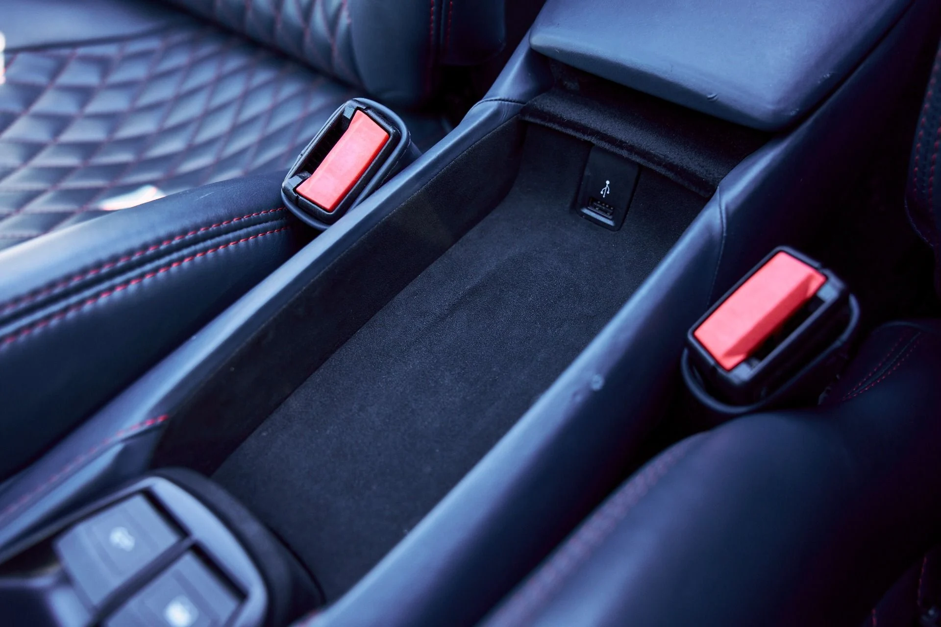 mph062_2544500871_Used_2019_Ferrari_488_Spider_Base_1769555099_52d21738f0